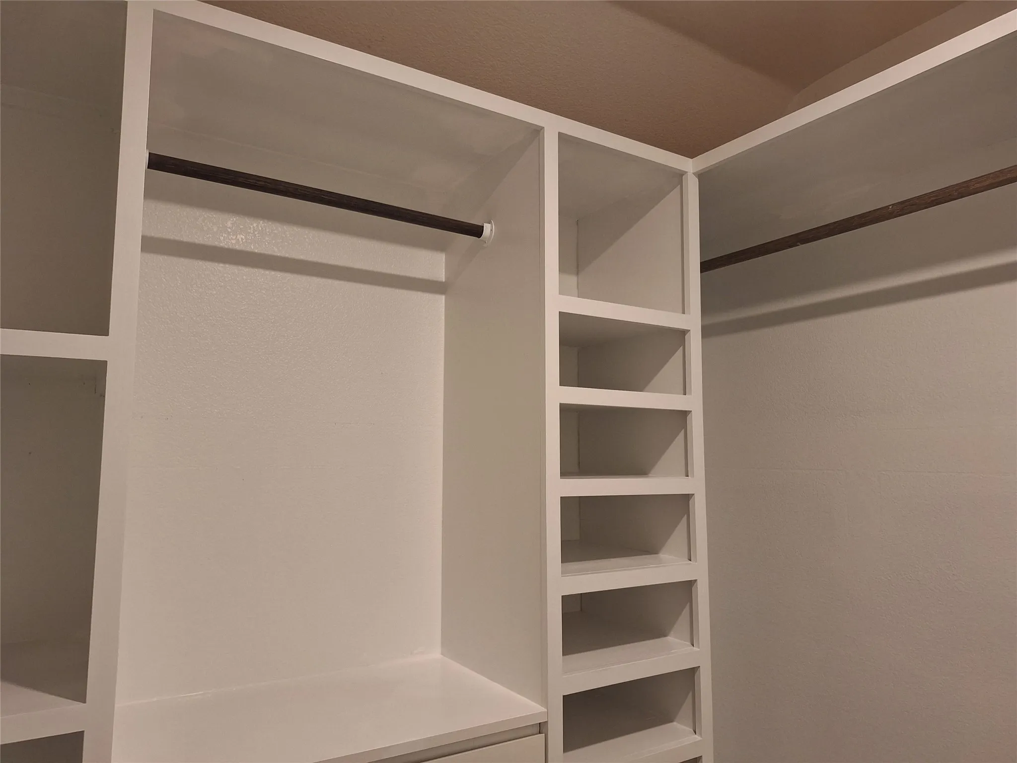 Single Family Residence For Rent in Denton County , 11325 Cobalt Drive, Aubrey, Texas 76227, 3 Bedroom, 2 Bathroom, 2 Garage spaces, 1,684 Sqft, built in 2019, mls#21393513, Real Estate Agent in Aubrey, Homes For Rent in Denton county, Homes For Rent in Aubrey, Realtor in Aubrey Texas, Real Estate Brokerage Independent Realty Texas, Luminita Cordes Realtor