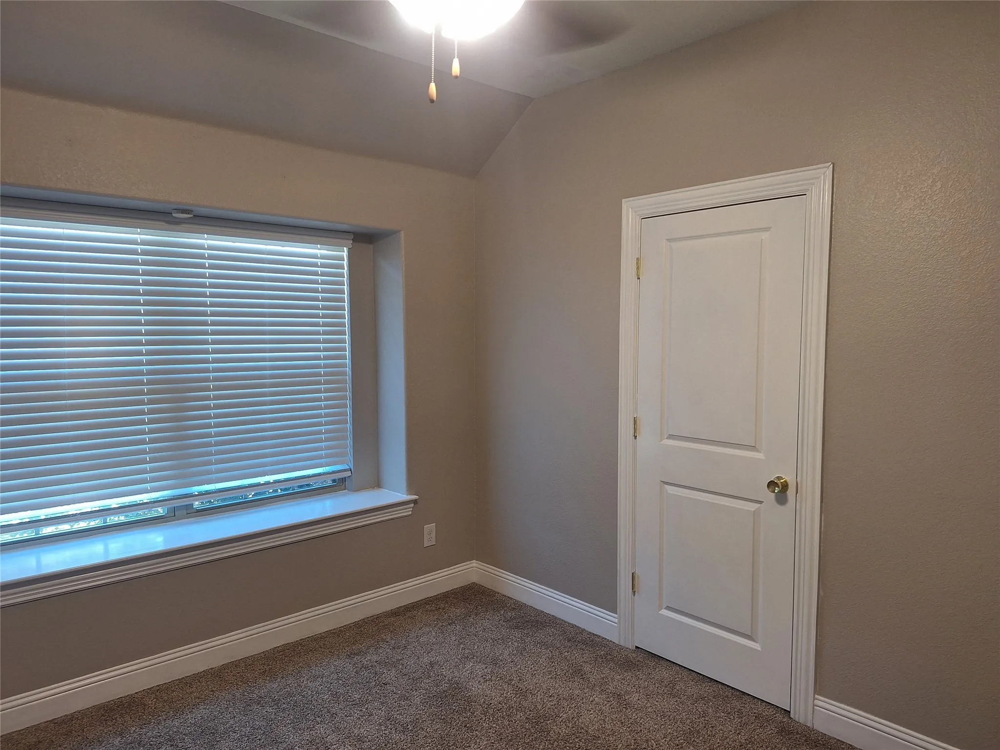 Single Family Residence For Rent in Denton County , 11325 Cobalt Drive, Aubrey, Texas 76227, 3 Bedroom, 2 Bathroom, 2 Garage spaces, 1,684 Sqft, built in 2019, mls#21393513, Real Estate Agent in Aubrey, Homes For Rent in Denton county, Homes For Rent in Aubrey, Realtor in Aubrey Texas, Real Estate Brokerage Independent Realty Texas, Luminita Cordes Realtor