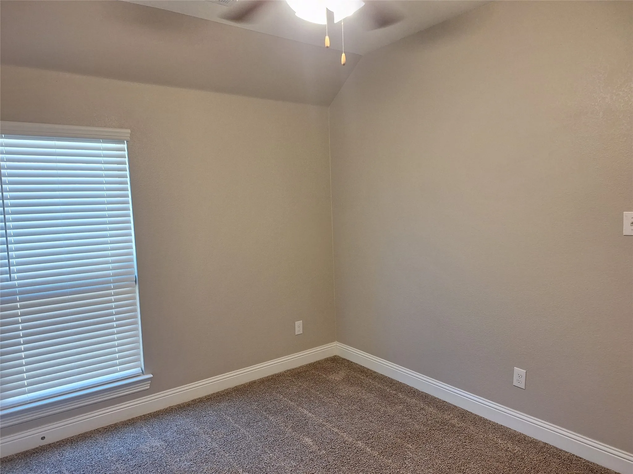 Single Family Residence For Rent in Denton County , 11325 Cobalt Drive, Aubrey, Texas 76227, 3 Bedroom, 2 Bathroom, 2 Garage spaces, 1,684 Sqft, built in 2019, mls#21393513, Real Estate Agent in Aubrey, Homes For Rent in Denton county, Homes For Rent in Aubrey, Realtor in Aubrey Texas, Real Estate Brokerage Independent Realty Texas, Luminita Cordes Realtor
