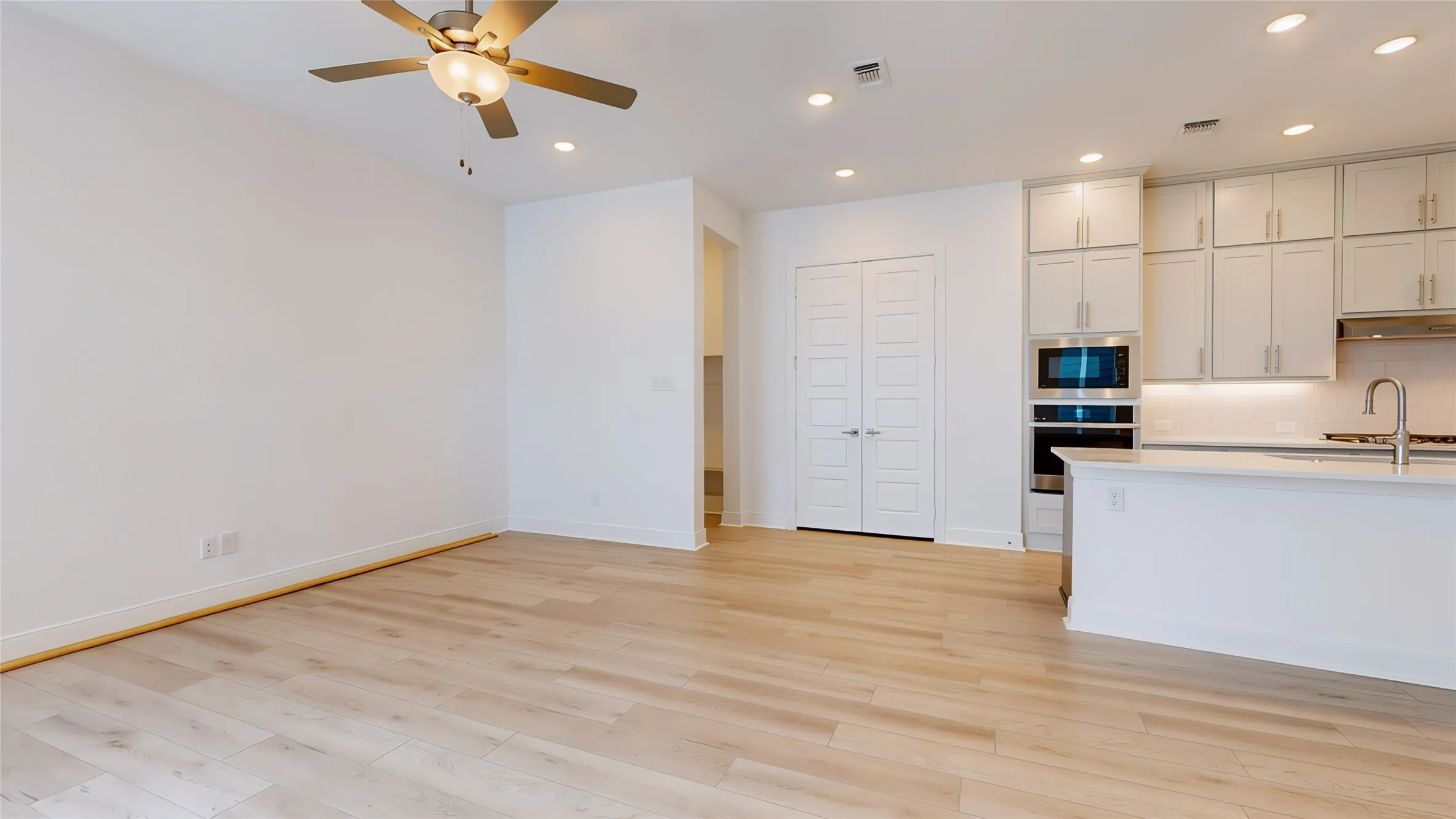 Single Family Residence For Sale in Denton County , 1618 Roundup Way, Argyle, Texas 76226, 3 Bedroom, 4 Bathroom, 2 Garage spaces, 2,347 Sqft, built in 2026, mls#21393514, Real Estate Agent in Argyle, Homes For Sale in Denton county, Homes For Sale in Argyle, Realtor in Argyle Texas, Real Estate Brokerage Independent Realty Texas, Luminita Cordes Realtor