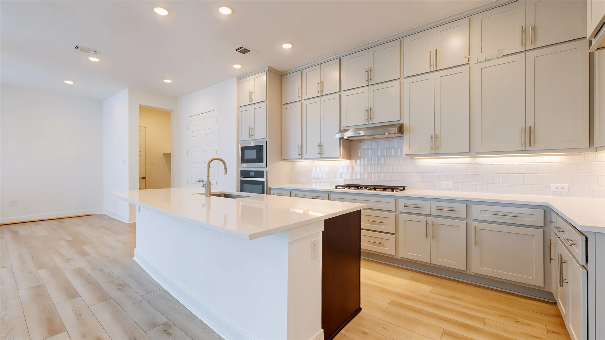 Single Family Residence For Sale in Denton County , 1618 Roundup Way, Argyle, Texas 76226, 3 Bedroom, 4 Bathroom, 2 Garage spaces, 2,347 Sqft, built in 2026, mls#21393514, Real Estate Agent in Argyle, Homes For Sale in Denton county, Homes For Sale in Argyle, Realtor in Argyle Texas, Real Estate Brokerage Independent Realty Texas, Luminita Cordes Realtor