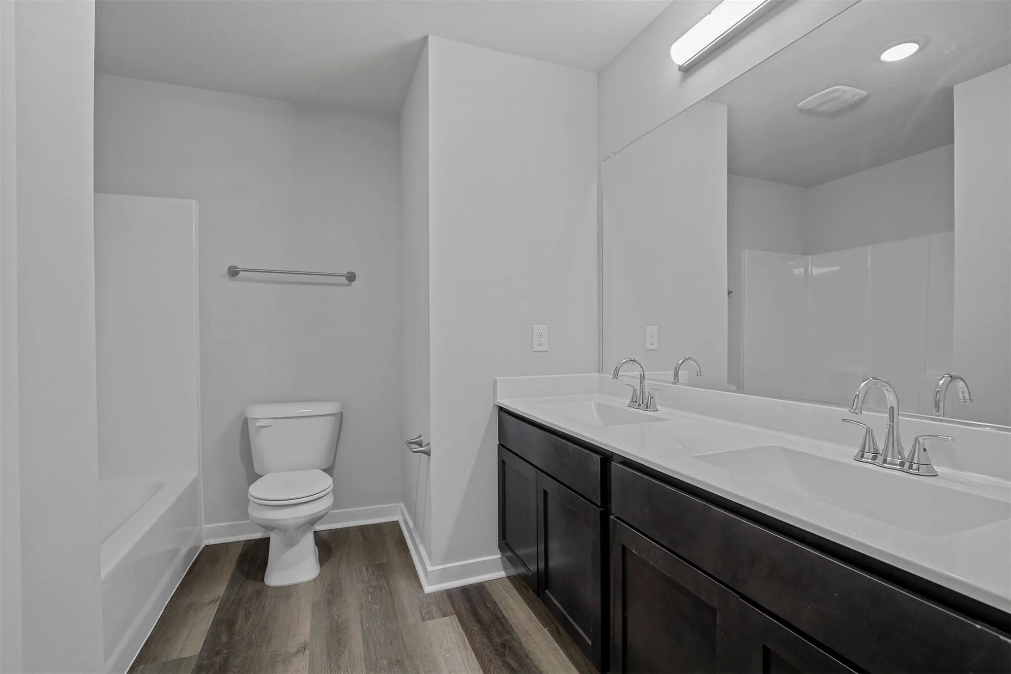 Duplex For Rent in Grayson County , 324 W Munson Street 324, Denison, Texas 75020, 3 Bedroom, 2 Bathroom, Garage spaces, 1,250 Sqft, built in 2021, mls#21393519, Real Estate Agent in Denison, Homes For Rent in Grayson county, Homes For Rent in Denison, Realtor in Denison Texas, Real Estate Brokerage Independent Realty Texas, Luminita Cordes Realtor