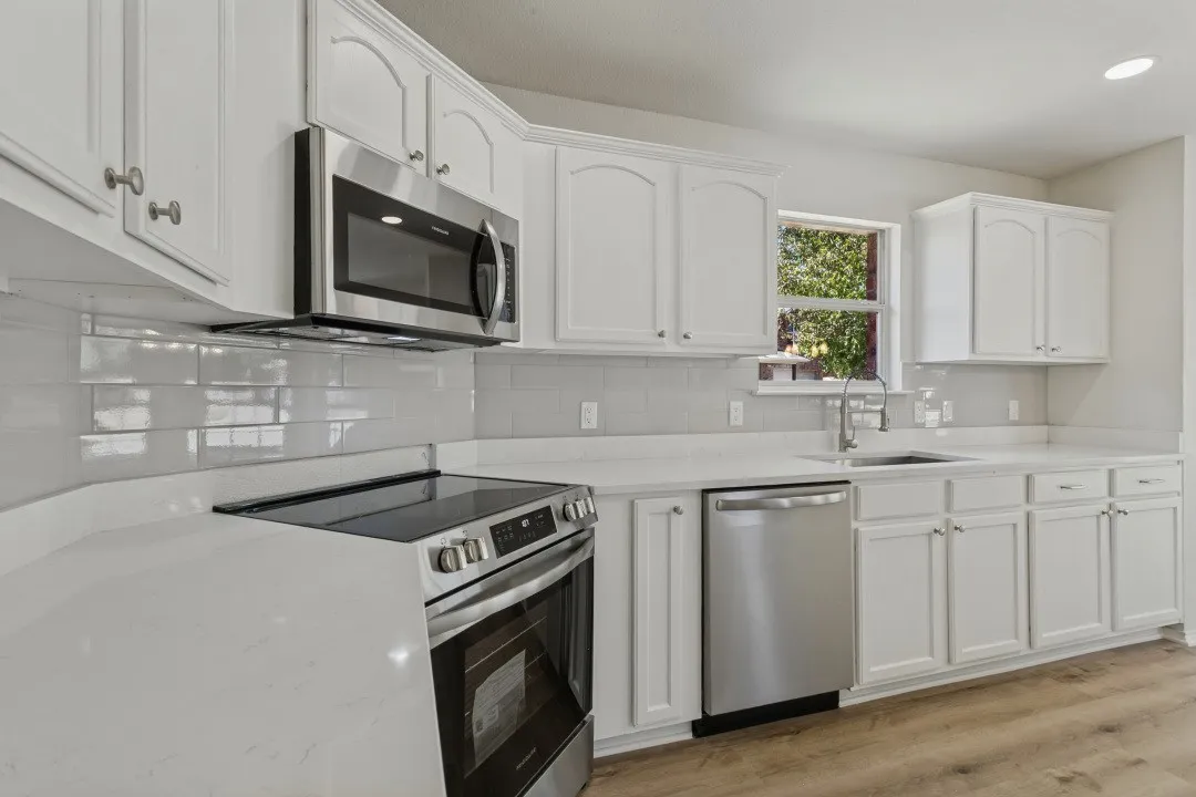 Single Family Residence For Sale in Denton County , 321 Tripp Trail, Denton, Texas 76207, 3 Bedroom, 2 Bathroom, 2 Garage spaces, 1,660 Sqft, built in 2004, mls#21392784, Real Estate Agent in Denton, Homes For Sale in Denton county, Homes For Sale in Denton, Realtor in Denton Texas, Real Estate Brokerage Independent Realty Texas, Luminita Cordes Realtor