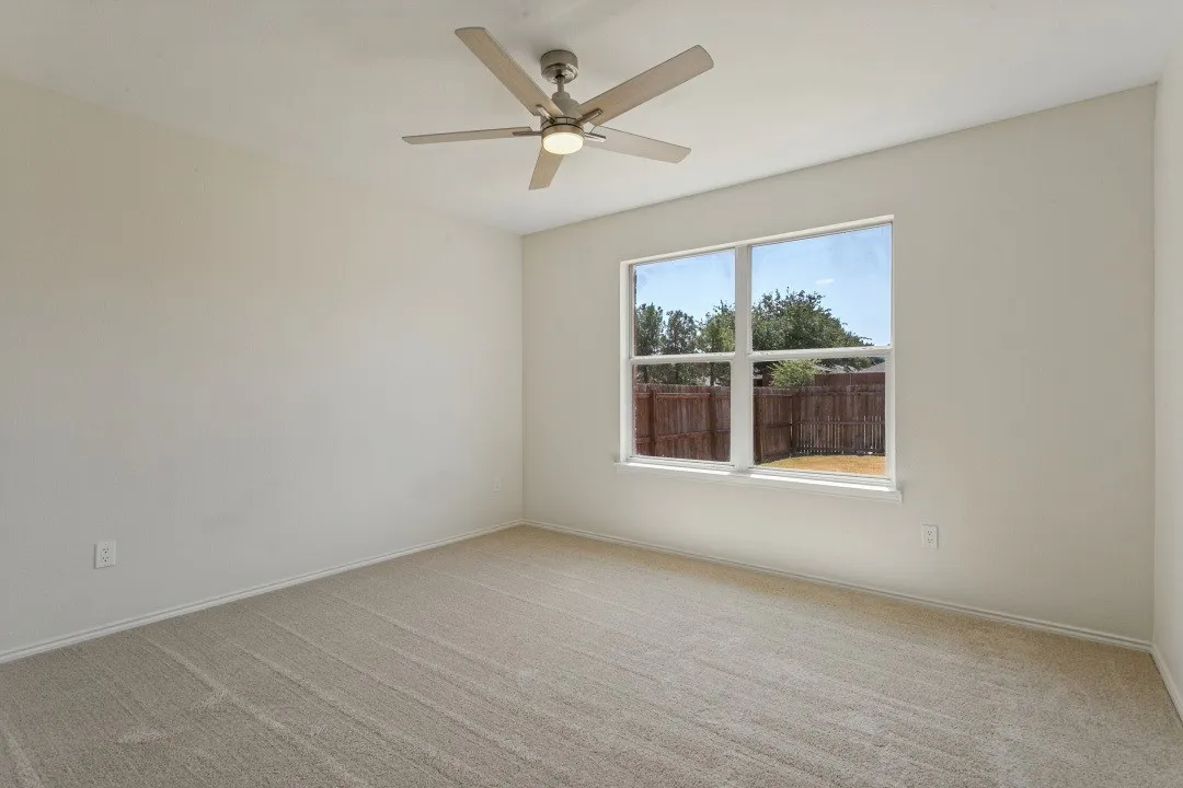 Single Family Residence For Sale in Denton County , 321 Tripp Trail, Denton, Texas 76207, 3 Bedroom, 2 Bathroom, 2 Garage spaces, 1,660 Sqft, built in 2004, mls#21392784, Real Estate Agent in Denton, Homes For Sale in Denton county, Homes For Sale in Denton, Realtor in Denton Texas, Real Estate Brokerage Independent Realty Texas, Luminita Cordes Realtor