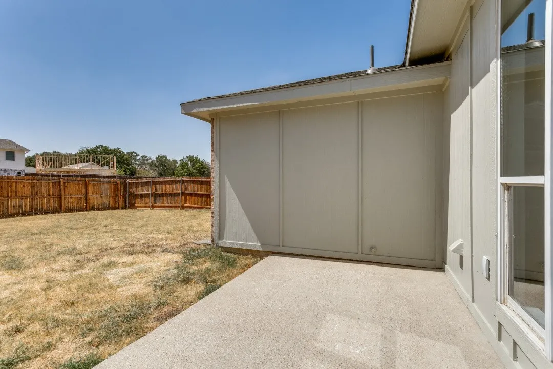 Single Family Residence For Sale in Denton County , 321 Tripp Trail, Denton, Texas 76207, 3 Bedroom, 2 Bathroom, 2 Garage spaces, 1,660 Sqft, built in 2004, mls#21392784, Real Estate Agent in Denton, Homes For Sale in Denton county, Homes For Sale in Denton, Realtor in Denton Texas, Real Estate Brokerage Independent Realty Texas, Luminita Cordes Realtor
