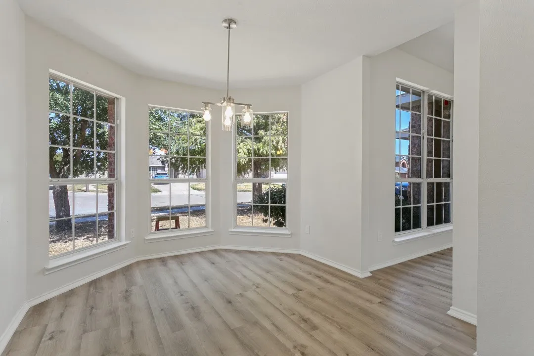 Single Family Residence For Sale in Denton County , 321 Tripp Trail, Denton, Texas 76207, 3 Bedroom, 2 Bathroom, 2 Garage spaces, 1,660 Sqft, built in 2004, mls#21392784, Real Estate Agent in Denton, Homes For Sale in Denton county, Homes For Sale in Denton, Realtor in Denton Texas, Real Estate Brokerage Independent Realty Texas, Luminita Cordes Realtor