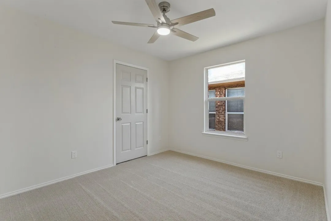 Single Family Residence For Sale in Denton County , 321 Tripp Trail, Denton, Texas 76207, 3 Bedroom, 2 Bathroom, 2 Garage spaces, 1,660 Sqft, built in 2004, mls#21392784, Real Estate Agent in Denton, Homes For Sale in Denton county, Homes For Sale in Denton, Realtor in Denton Texas, Real Estate Brokerage Independent Realty Texas, Luminita Cordes Realtor