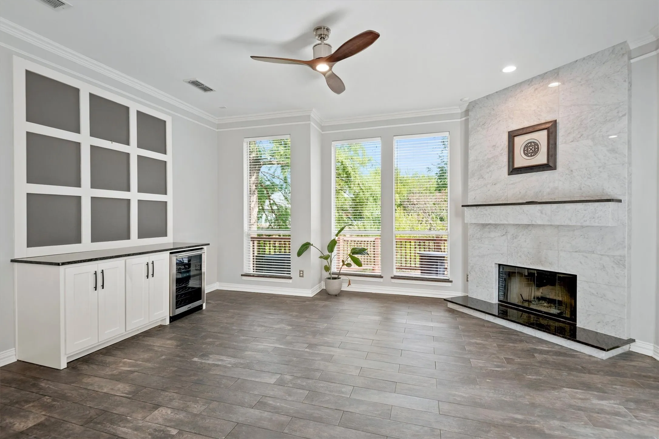 Single Family Residence For Sale in Tarrant County , 529 Loch N Green Trail, Arlington, Texas 76012, 2 Bedroom, 3 Bathroom, 2 Garage spaces, 1,919 Sqft, built in 1994, mls#21392558, Real Estate Agent in Arlington, Homes For Sale in Tarrant county, Homes For Sale in Arlington, Realtor in Arlington Texas, Real Estate Brokerage Independent Realty Texas, Luminita Cordes Realtor