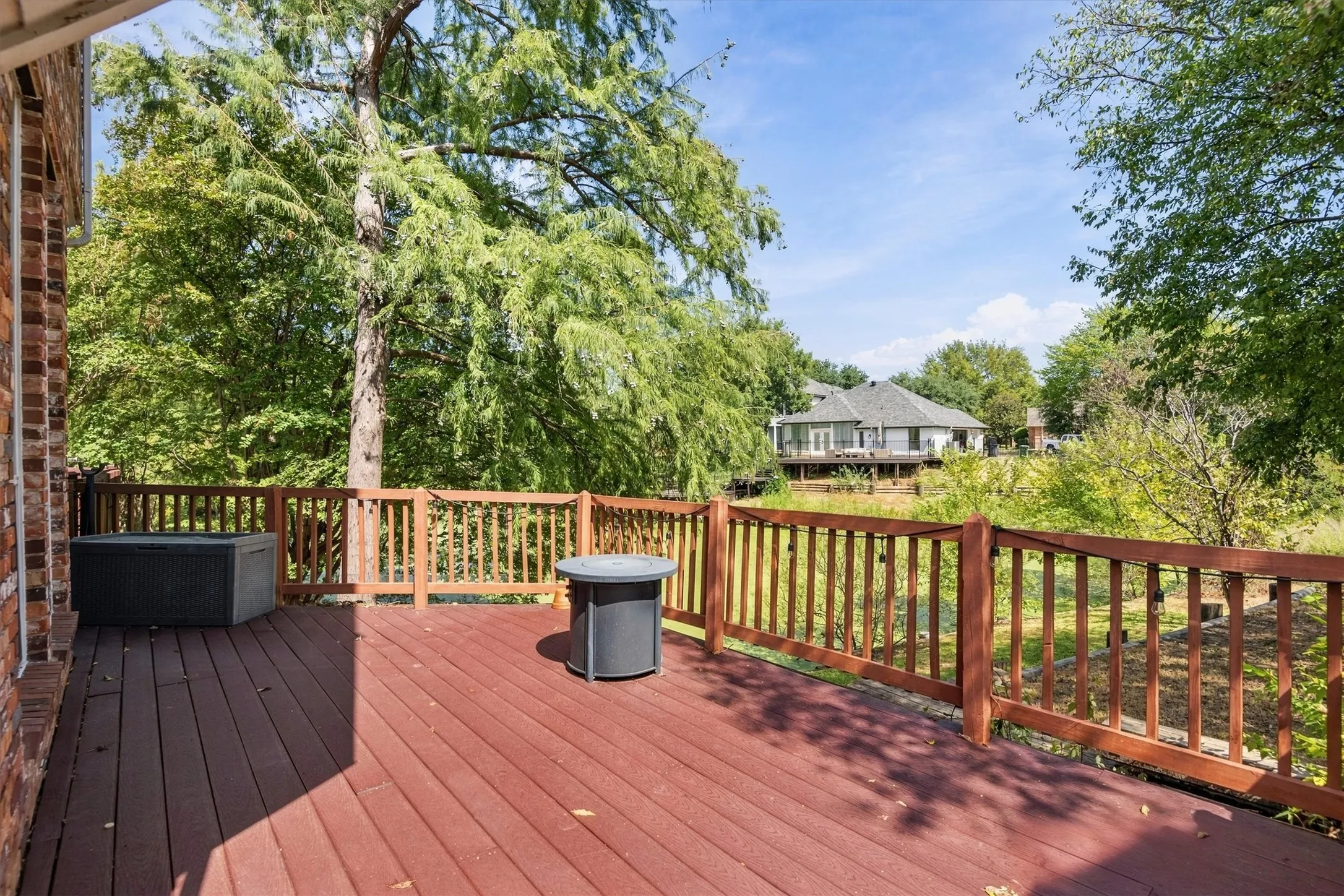 Single Family Residence For Sale in Tarrant County , 529 Loch N Green Trail, Arlington, Texas 76012, 2 Bedroom, 3 Bathroom, 2 Garage spaces, 1,919 Sqft, built in 1994, mls#21392558, Real Estate Agent in Arlington, Homes For Sale in Tarrant county, Homes For Sale in Arlington, Realtor in Arlington Texas, Real Estate Brokerage Independent Realty Texas, Luminita Cordes Realtor