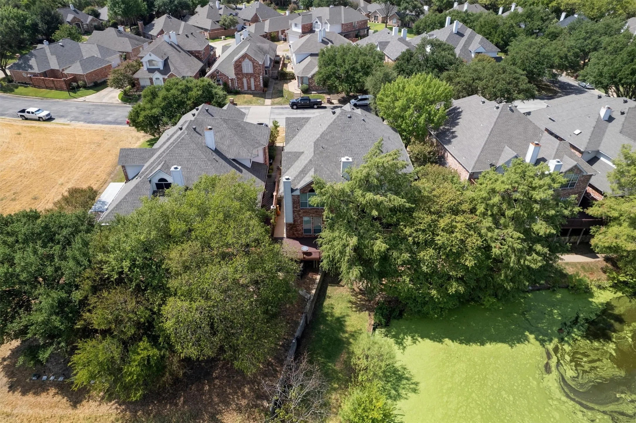 Single Family Residence For Sale in Tarrant County , 529 Loch N Green Trail, Arlington, Texas 76012, 2 Bedroom, 3 Bathroom, 2 Garage spaces, 1,919 Sqft, built in 1994, mls#21392558, Real Estate Agent in Arlington, Homes For Sale in Tarrant county, Homes For Sale in Arlington, Realtor in Arlington Texas, Real Estate Brokerage Independent Realty Texas, Luminita Cordes Realtor