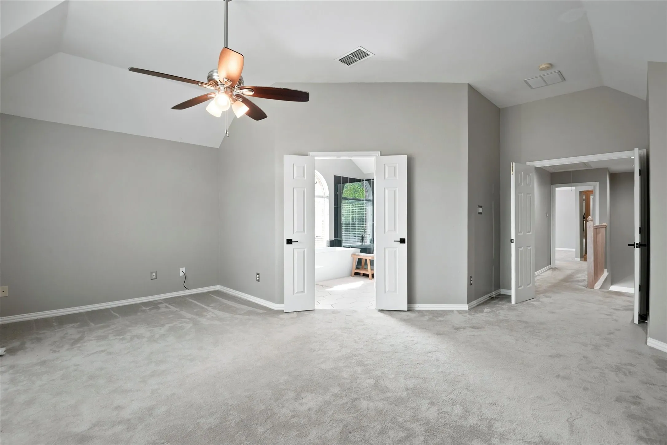 Single Family Residence For Sale in Tarrant County , 529 Loch N Green Trail, Arlington, Texas 76012, 2 Bedroom, 3 Bathroom, 2 Garage spaces, 1,919 Sqft, built in 1994, mls#21392558, Real Estate Agent in Arlington, Homes For Sale in Tarrant county, Homes For Sale in Arlington, Realtor in Arlington Texas, Real Estate Brokerage Independent Realty Texas, Luminita Cordes Realtor