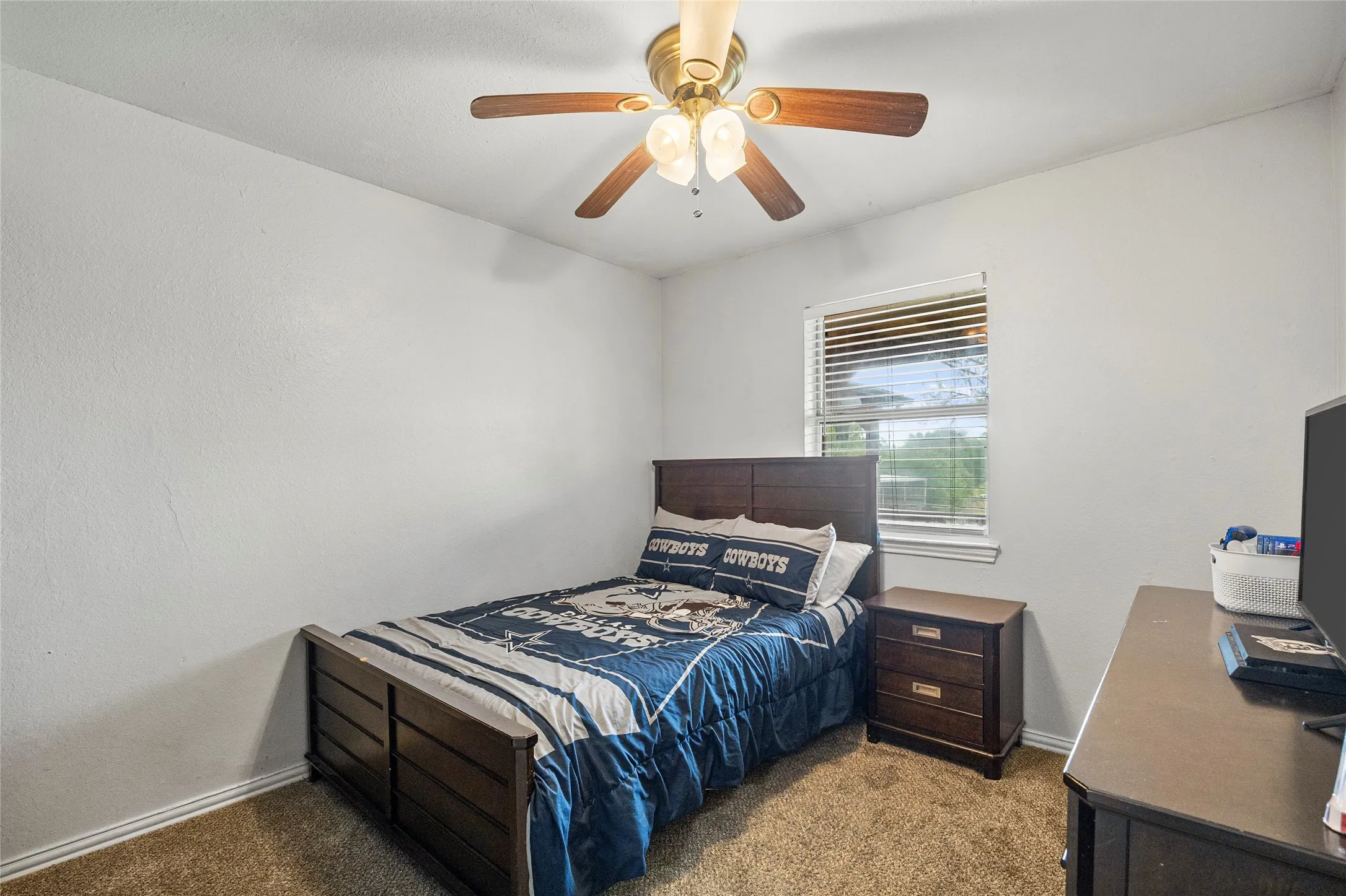 Single Family Residence For Sale in Kaufman County , 116 Willow lake Lane, Crandall, Texas 75114, 3 Bedroom, 2 Bathroom, 2 Garage spaces, 1,413 Sqft, built in 1985, mls#21393523, Real Estate Agent in Crandall, Homes For Sale in Kaufman county, Homes For Sale in Crandall, Realtor in Crandall Texas, Real Estate Brokerage Independent Realty Texas, Luminita Cordes Realtor