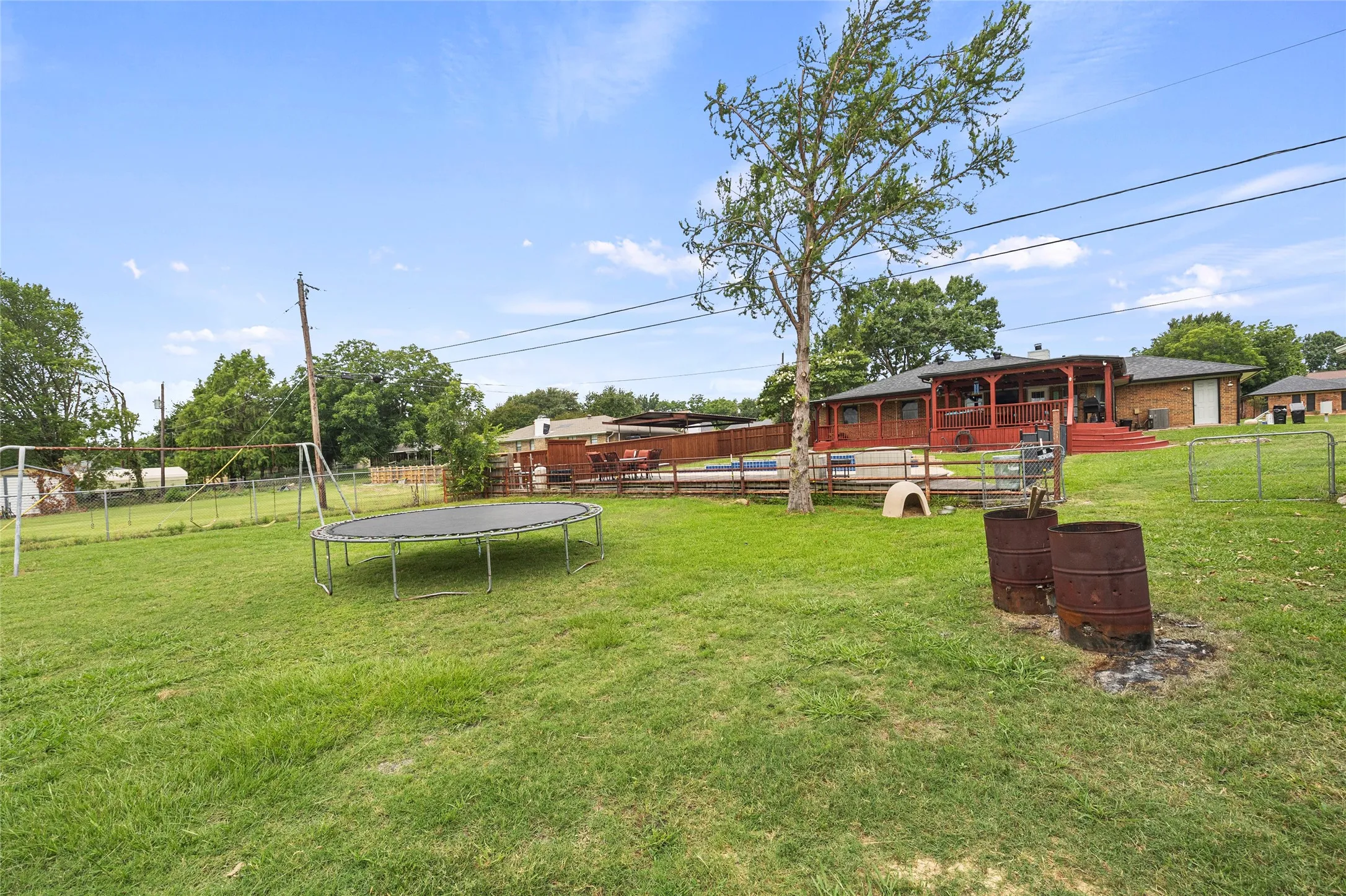 Single Family Residence For Sale in Kaufman County , 116 Willow lake Lane, Crandall, Texas 75114, 3 Bedroom, 2 Bathroom, 2 Garage spaces, 1,413 Sqft, built in 1985, mls#21393523, Real Estate Agent in Crandall, Homes For Sale in Kaufman county, Homes For Sale in Crandall, Realtor in Crandall Texas, Real Estate Brokerage Independent Realty Texas, Luminita Cordes Realtor