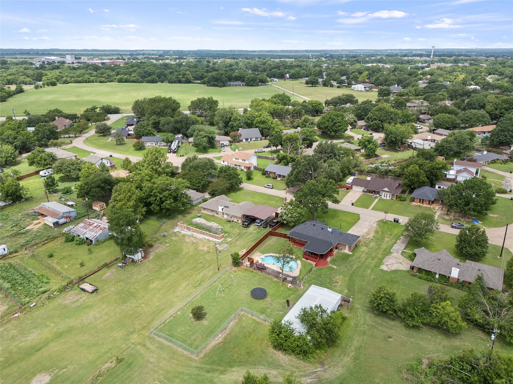 Single Family Residence For Sale in Kaufman County , 116 Willow lake Lane, Crandall, Texas 75114, 3 Bedroom, 2 Bathroom, 2 Garage spaces, 1,413 Sqft, built in 1985, mls#21393523, Real Estate Agent in Crandall, Homes For Sale in Kaufman county, Homes For Sale in Crandall, Realtor in Crandall Texas, Real Estate Brokerage Independent Realty Texas, Luminita Cordes Realtor