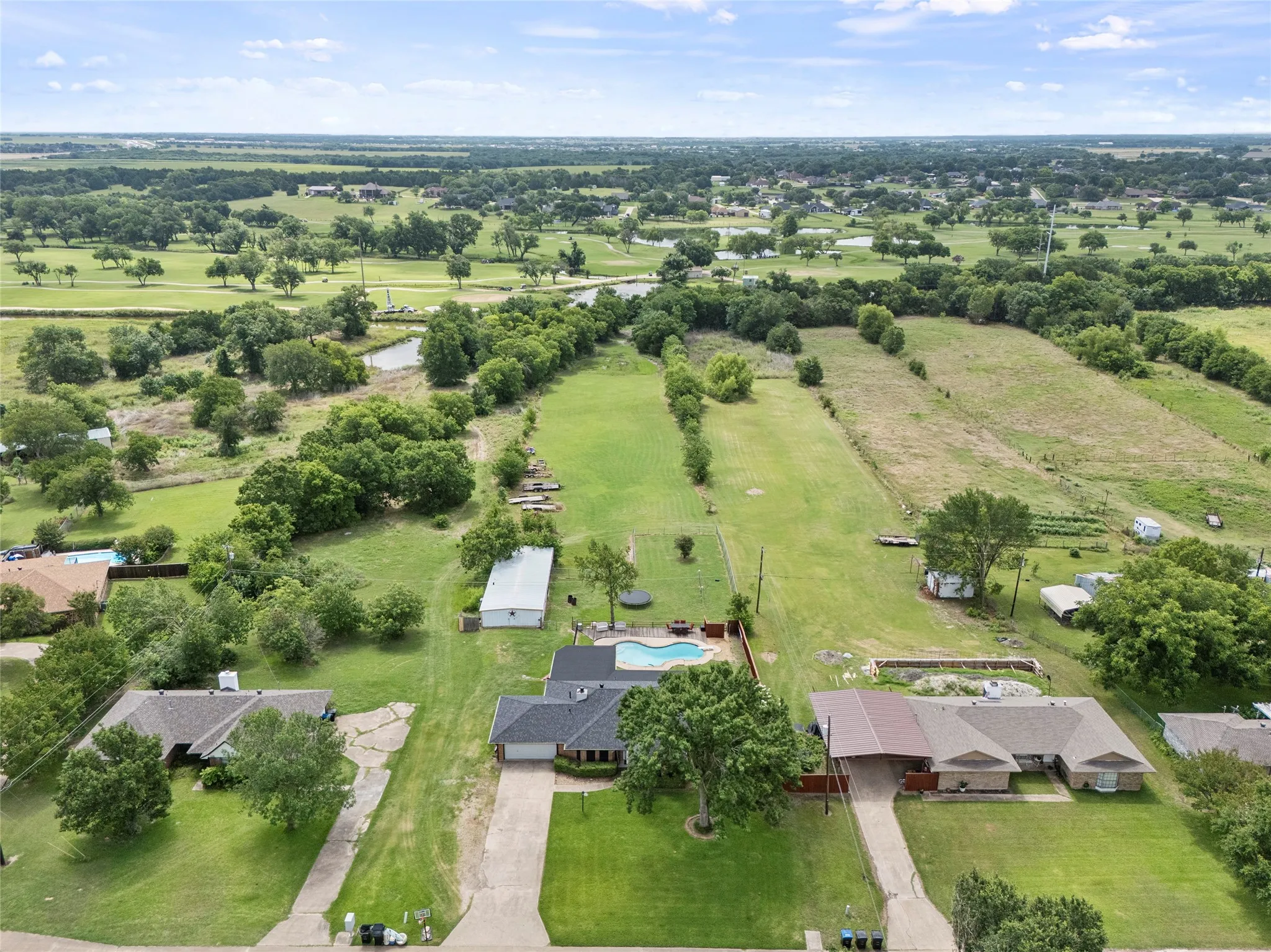 Single Family Residence For Sale in Kaufman County , 116 Willow lake Lane, Crandall, Texas 75114, 3 Bedroom, 2 Bathroom, 2 Garage spaces, 1,413 Sqft, built in 1985, mls#21393523, Real Estate Agent in Crandall, Homes For Sale in Kaufman county, Homes For Sale in Crandall, Realtor in Crandall Texas, Real Estate Brokerage Independent Realty Texas, Luminita Cordes Realtor