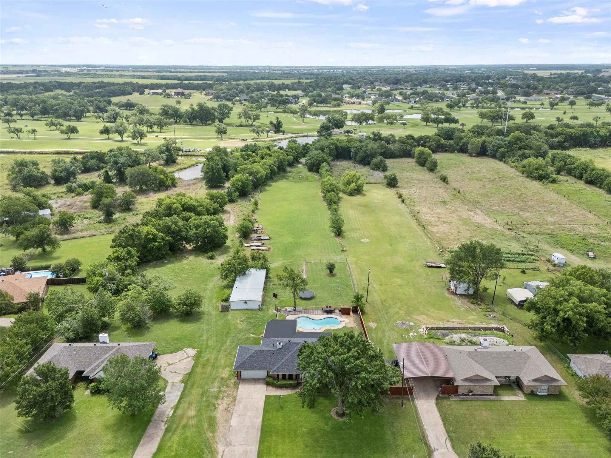 Single Family Residence For Sale in Kaufman County , 116 Willow lake Lane, Crandall, Texas 75114, 3 Bedroom, 2 Bathroom, 2 Garage spaces, 1,413 Sqft, built in 1985, mls#21393523, Real Estate Agent in Crandall, Homes For Sale in Kaufman county, Homes For Sale in Crandall, Realtor in Crandall Texas, Real Estate Brokerage Independent Realty Texas, Luminita Cordes Realtor