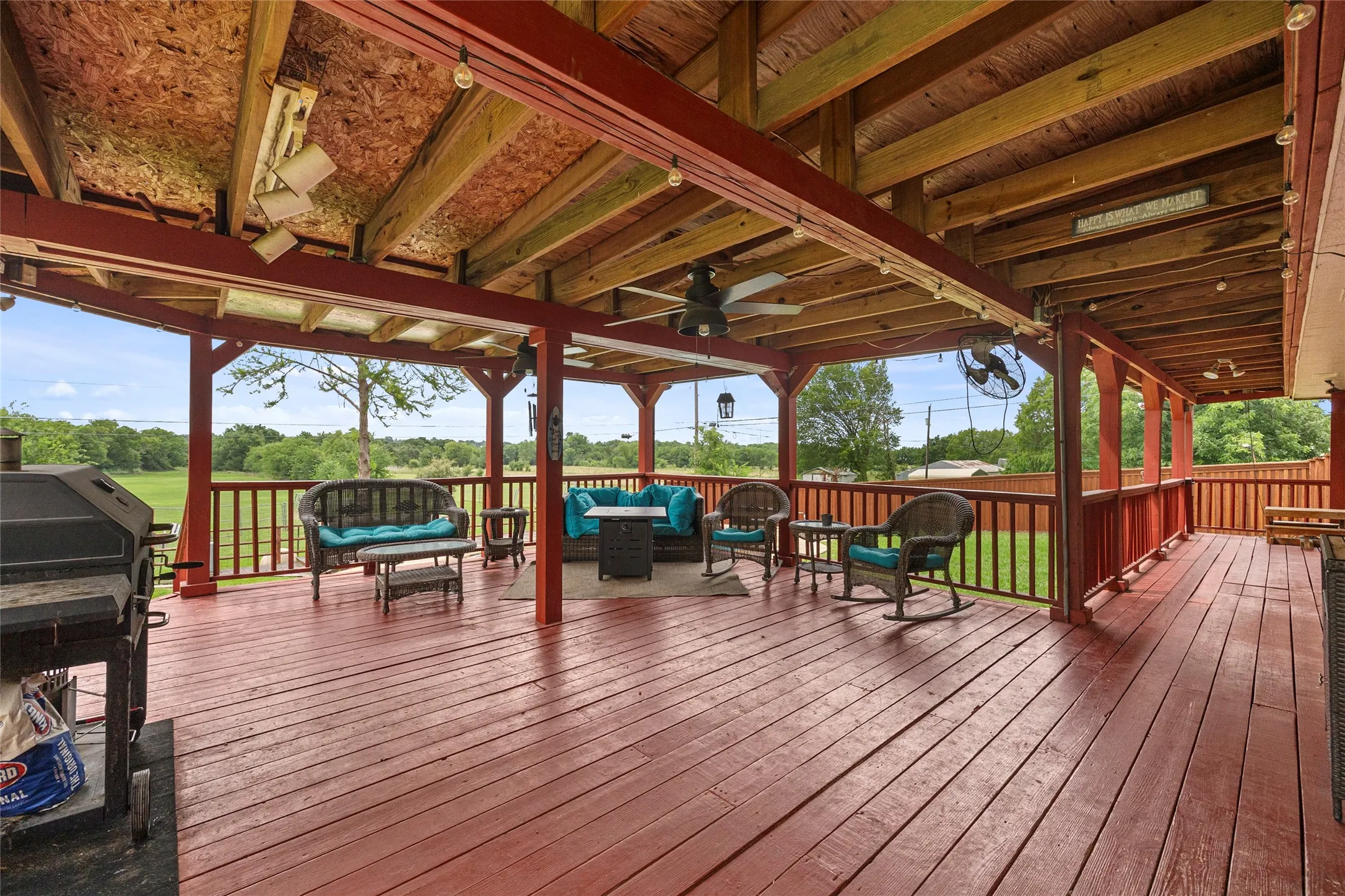 Single Family Residence For Sale in Kaufman County , 116 Willow lake Lane, Crandall, Texas 75114, 3 Bedroom, 2 Bathroom, 2 Garage spaces, 1,413 Sqft, built in 1985, mls#21393523, Real Estate Agent in Crandall, Homes For Sale in Kaufman county, Homes For Sale in Crandall, Realtor in Crandall Texas, Real Estate Brokerage Independent Realty Texas, Luminita Cordes Realtor