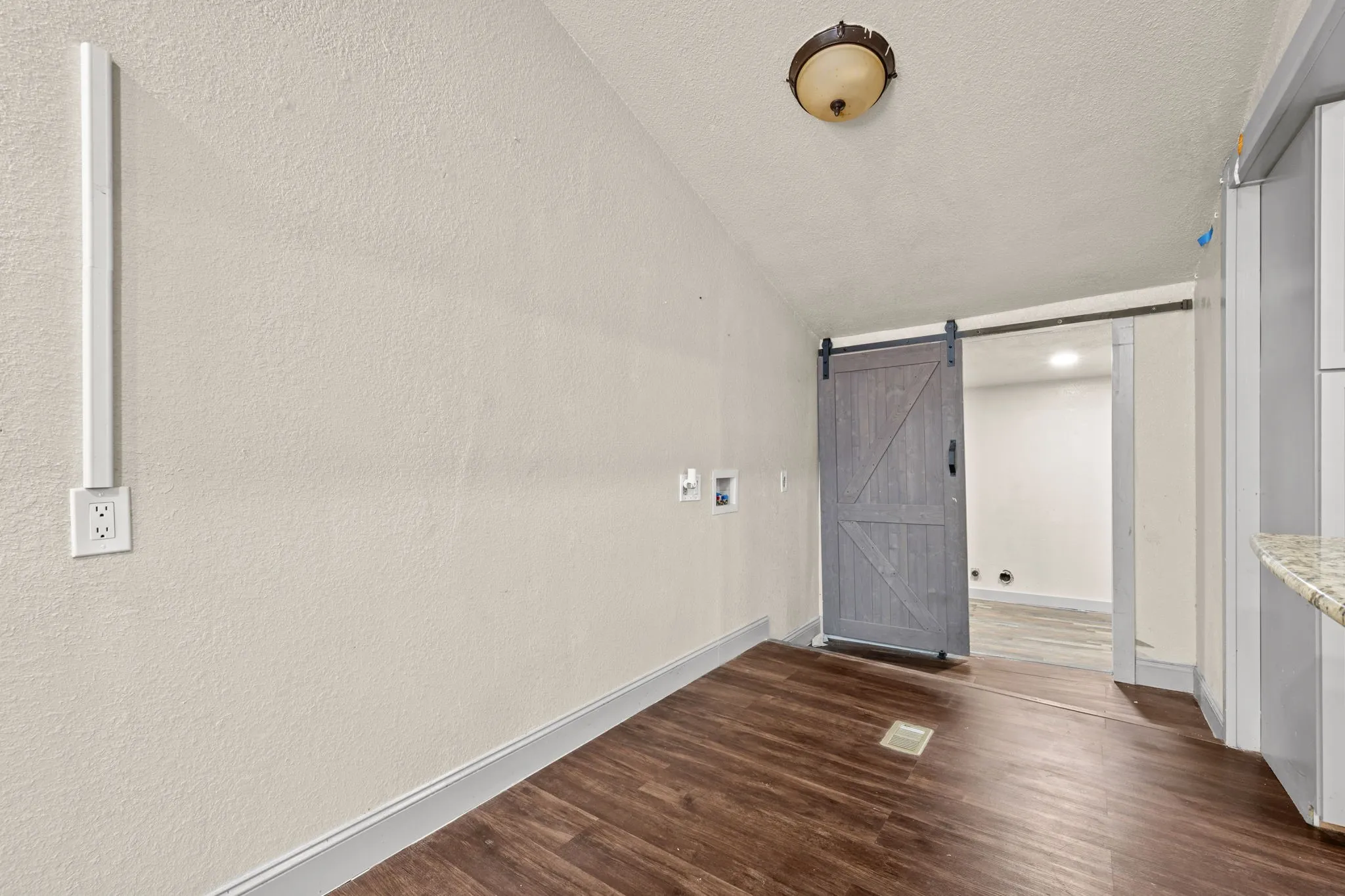 Single Family Residence For Sale in Palo Pinto County , 602 SE 18th Street, Mineral Wells, Texas 76067, 3 Bedroom, 1 Bathroom, Garage spaces, 1,602 Sqft, built in 1950, mls#21389832, Real Estate Agent in Mineral Wells, Homes For Sale in Palo Pinto county, Homes For Sale in Mineral Wells, Realtor in Mineral Wells Texas, Real Estate Brokerage Independent Realty Texas, Luminita Cordes Realtor