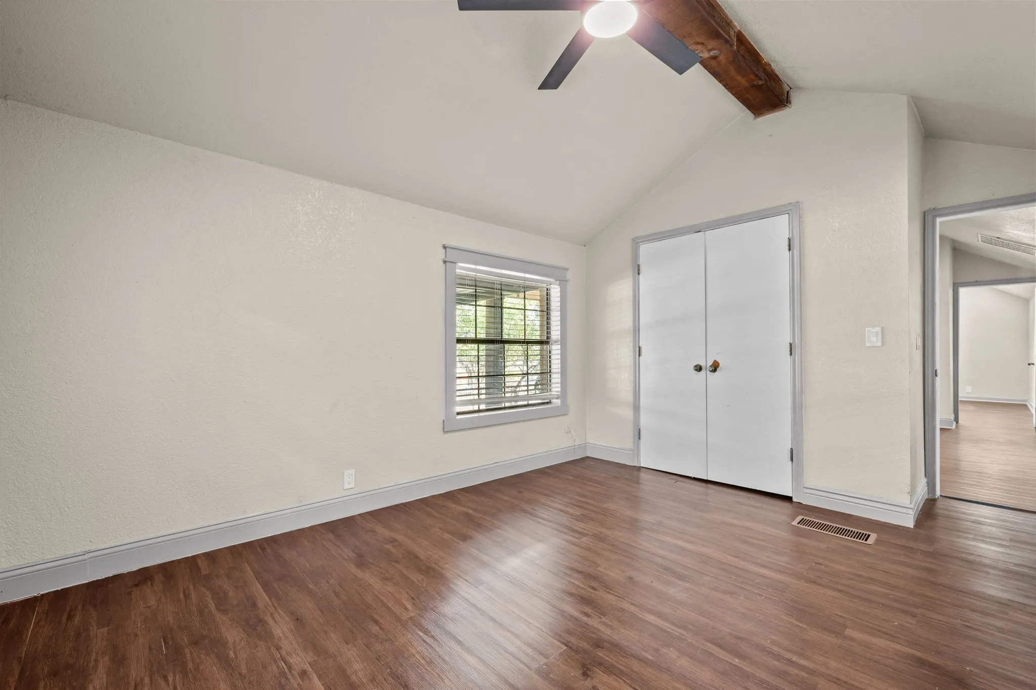 Single Family Residence For Sale in Palo Pinto County , 602 SE 18th Street, Mineral Wells, Texas 76067, 3 Bedroom, 1 Bathroom, Garage spaces, 1,602 Sqft, built in 1950, mls#21389832, Real Estate Agent in Mineral Wells, Homes For Sale in Palo Pinto county, Homes For Sale in Mineral Wells, Realtor in Mineral Wells Texas, Real Estate Brokerage Independent Realty Texas, Luminita Cordes Realtor