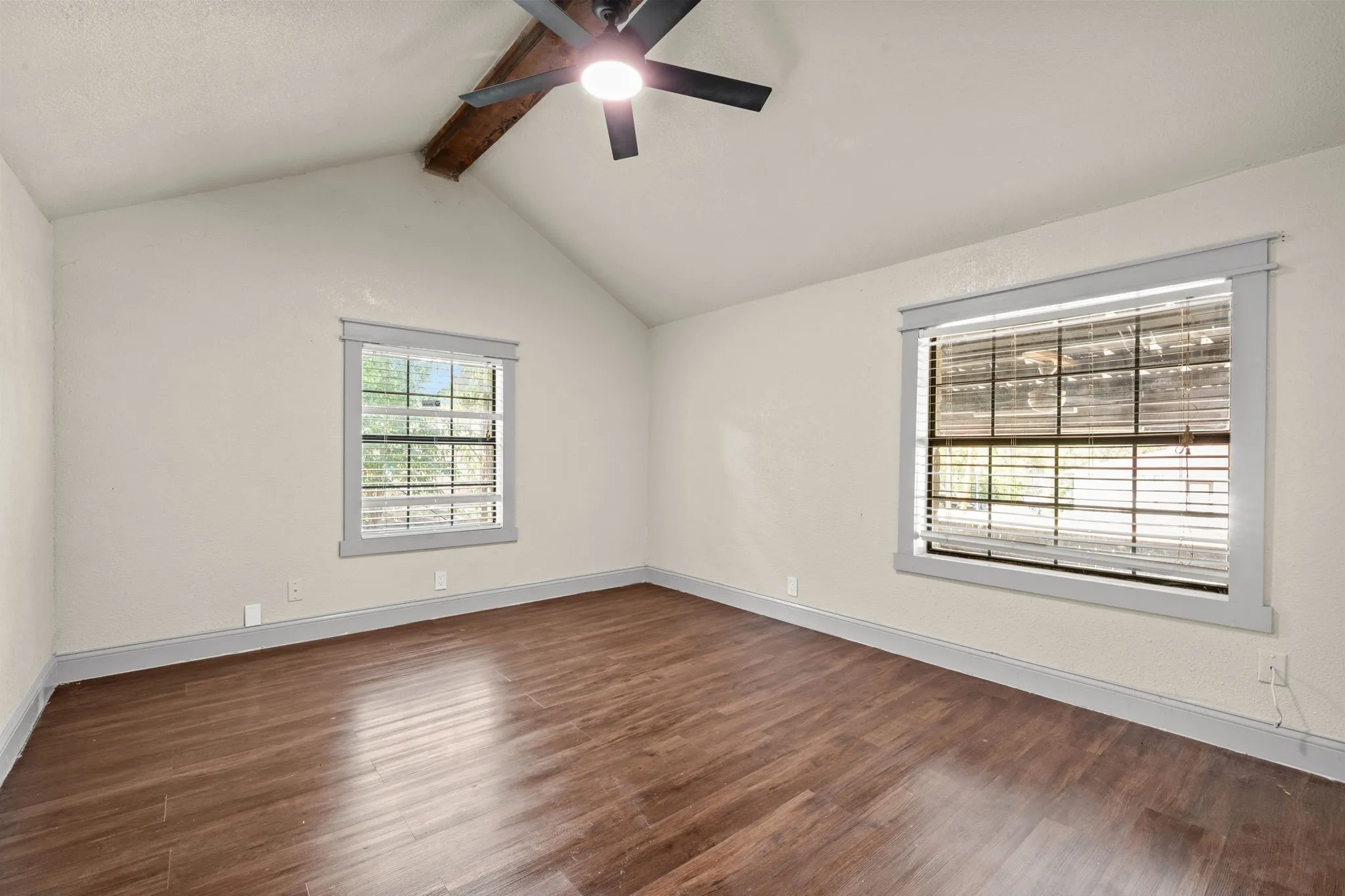 Single Family Residence For Sale in Palo Pinto County , 602 SE 18th Street, Mineral Wells, Texas 76067, 3 Bedroom, 1 Bathroom, Garage spaces, 1,602 Sqft, built in 1950, mls#21389832, Real Estate Agent in Mineral Wells, Homes For Sale in Palo Pinto county, Homes For Sale in Mineral Wells, Realtor in Mineral Wells Texas, Real Estate Brokerage Independent Realty Texas, Luminita Cordes Realtor