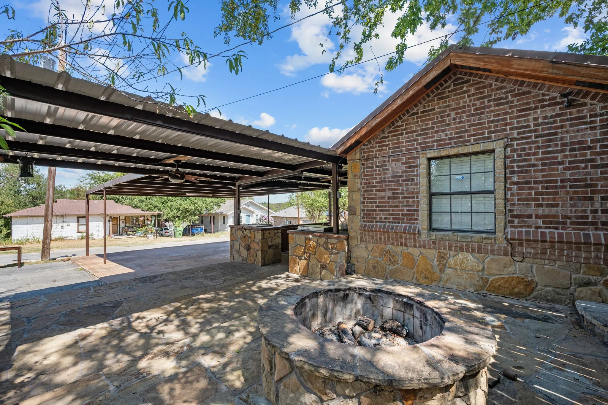 Single Family Residence For Sale in Palo Pinto County , 602 SE 18th Street, Mineral Wells, Texas 76067, 3 Bedroom, 1 Bathroom, Garage spaces, 1,602 Sqft, built in 1950, mls#21389832, Real Estate Agent in Mineral Wells, Homes For Sale in Palo Pinto county, Homes For Sale in Mineral Wells, Realtor in Mineral Wells Texas, Real Estate Brokerage Independent Realty Texas, Luminita Cordes Realtor