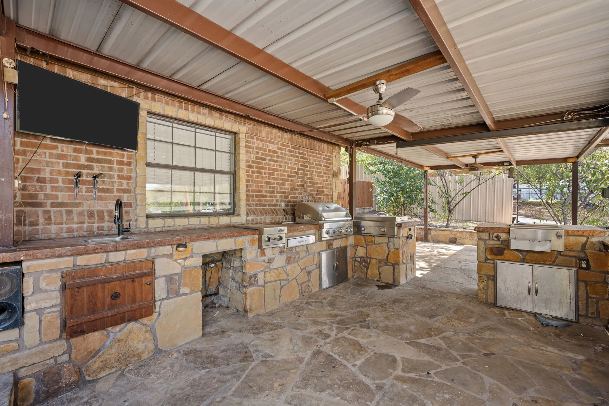 Single Family Residence For Sale in Palo Pinto County , 602 SE 18th Street, Mineral Wells, Texas 76067, 3 Bedroom, 1 Bathroom, Garage spaces, 1,602 Sqft, built in 1950, mls#21389832, Real Estate Agent in Mineral Wells, Homes For Sale in Palo Pinto county, Homes For Sale in Mineral Wells, Realtor in Mineral Wells Texas, Real Estate Brokerage Independent Realty Texas, Luminita Cordes Realtor