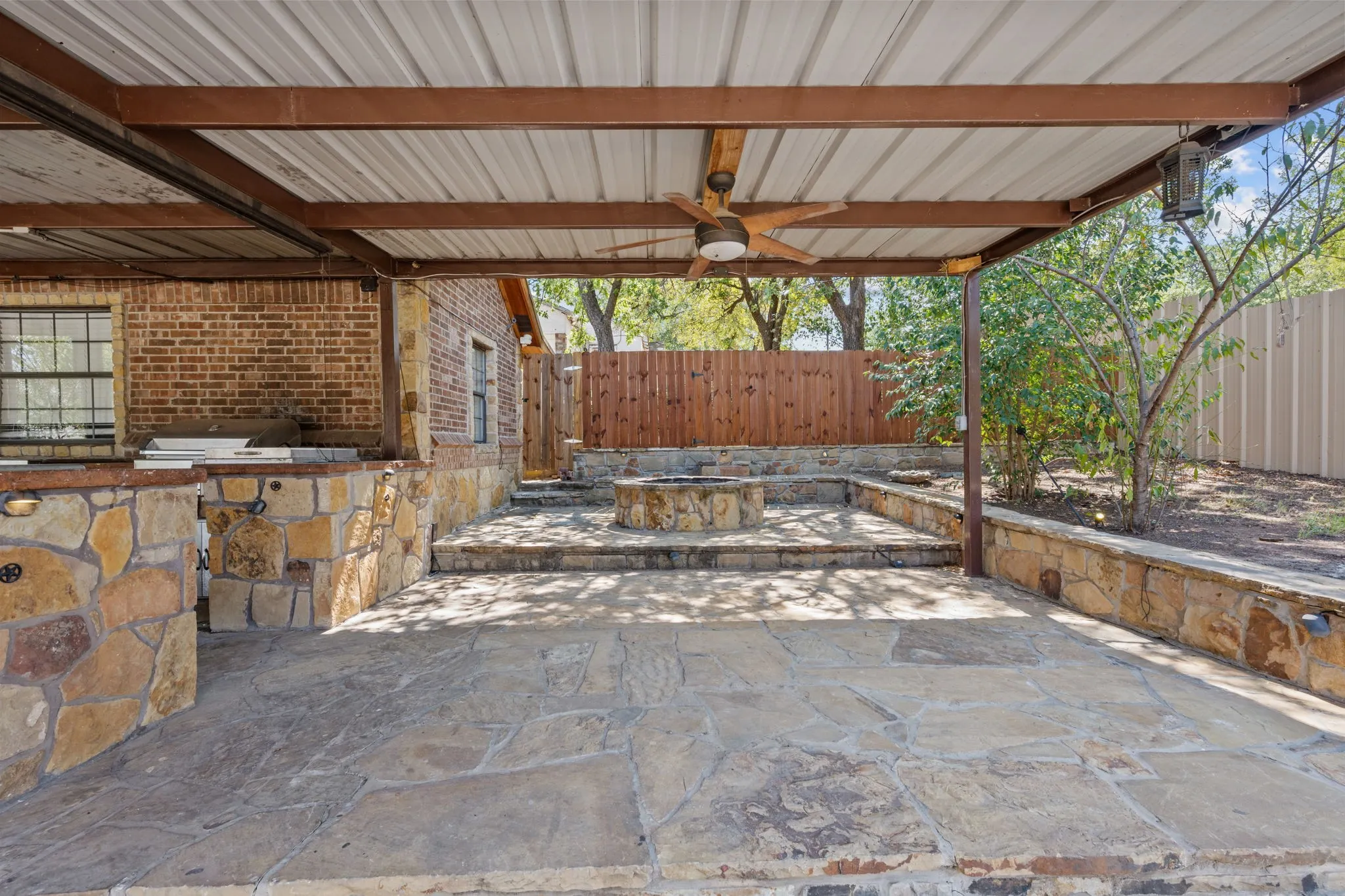 Single Family Residence For Sale in Palo Pinto County , 602 SE 18th Street, Mineral Wells, Texas 76067, 3 Bedroom, 1 Bathroom, Garage spaces, 1,602 Sqft, built in 1950, mls#21389832, Real Estate Agent in Mineral Wells, Homes For Sale in Palo Pinto county, Homes For Sale in Mineral Wells, Realtor in Mineral Wells Texas, Real Estate Brokerage Independent Realty Texas, Luminita Cordes Realtor