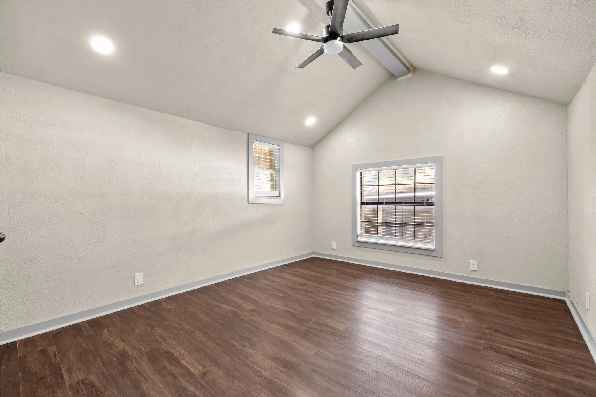 Single Family Residence For Sale in Palo Pinto County , 602 SE 18th Street, Mineral Wells, Texas 76067, 3 Bedroom, 1 Bathroom, Garage spaces, 1,602 Sqft, built in 1950, mls#21389832, Real Estate Agent in Mineral Wells, Homes For Sale in Palo Pinto county, Homes For Sale in Mineral Wells, Realtor in Mineral Wells Texas, Real Estate Brokerage Independent Realty Texas, Luminita Cordes Realtor