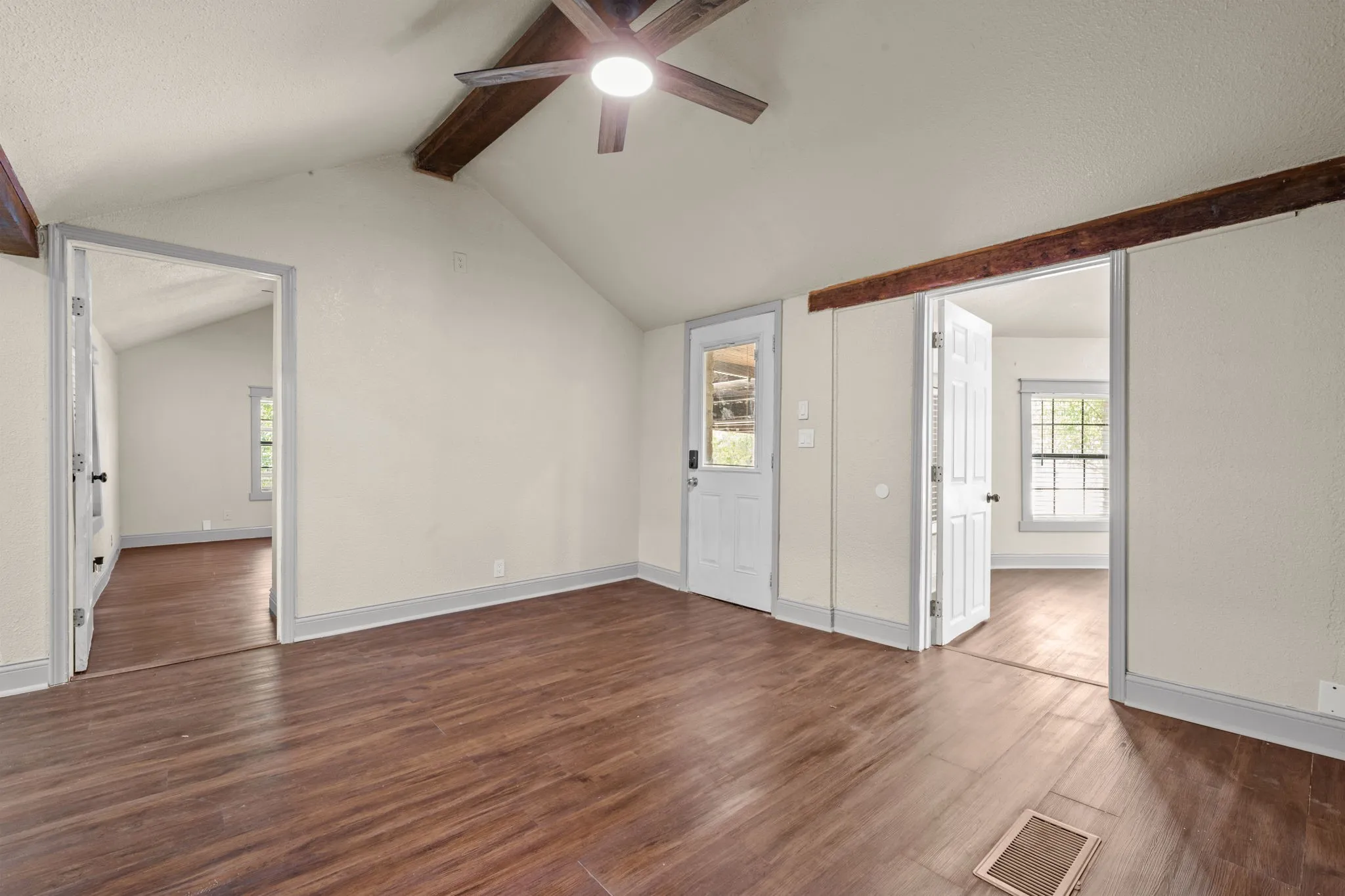 Single Family Residence For Sale in Palo Pinto County , 602 SE 18th Street, Mineral Wells, Texas 76067, 3 Bedroom, 1 Bathroom, Garage spaces, 1,602 Sqft, built in 1950, mls#21389832, Real Estate Agent in Mineral Wells, Homes For Sale in Palo Pinto county, Homes For Sale in Mineral Wells, Realtor in Mineral Wells Texas, Real Estate Brokerage Independent Realty Texas, Luminita Cordes Realtor