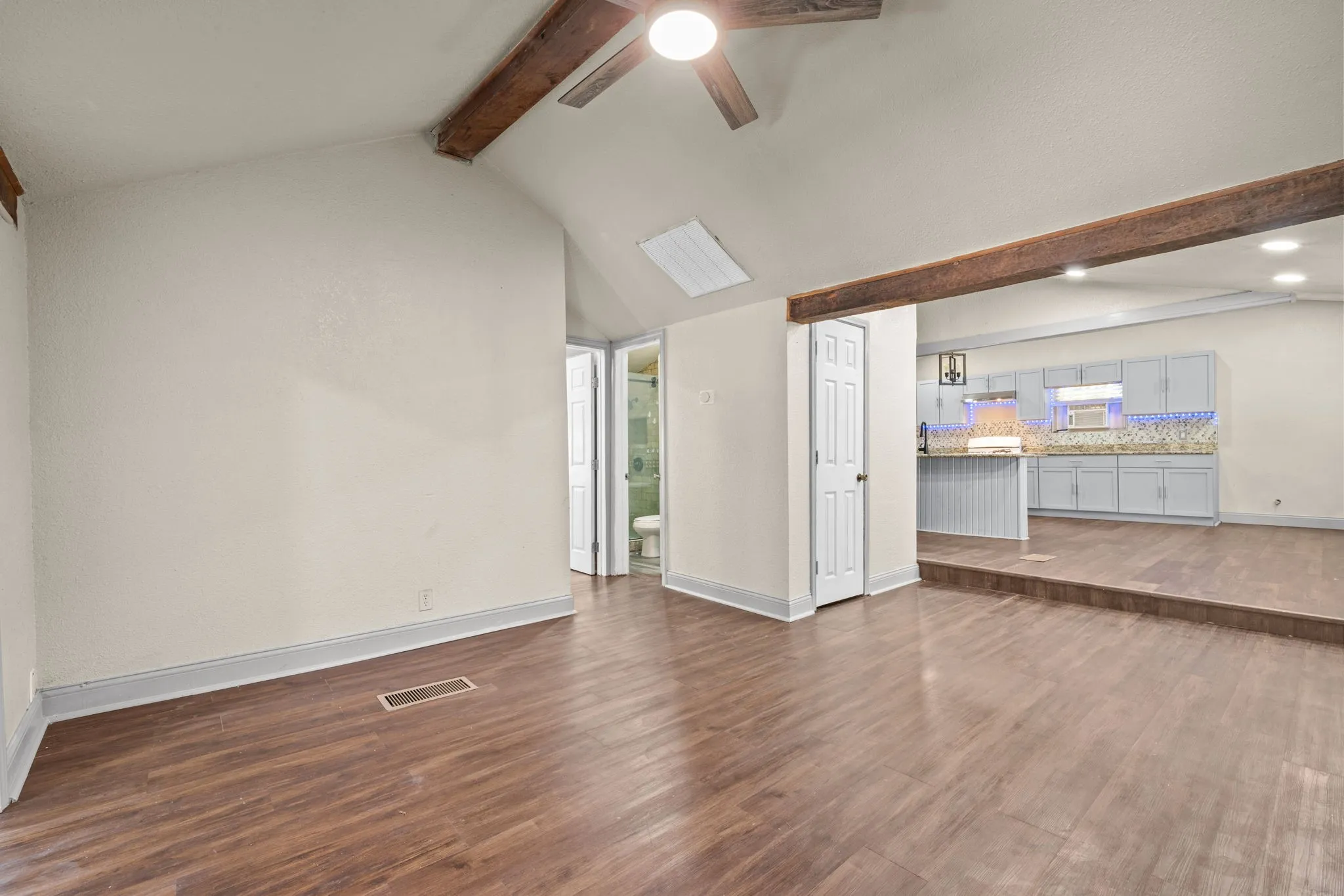 Single Family Residence For Sale in Palo Pinto County , 602 SE 18th Street, Mineral Wells, Texas 76067, 3 Bedroom, 1 Bathroom, Garage spaces, 1,602 Sqft, built in 1950, mls#21389832, Real Estate Agent in Mineral Wells, Homes For Sale in Palo Pinto county, Homes For Sale in Mineral Wells, Realtor in Mineral Wells Texas, Real Estate Brokerage Independent Realty Texas, Luminita Cordes Realtor