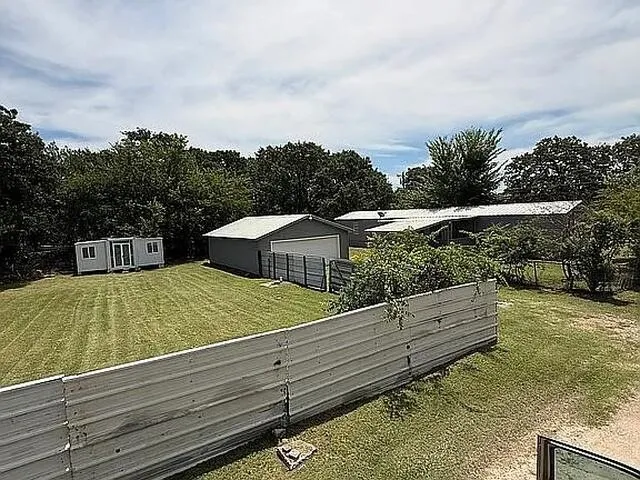 Mobile Home For Sale in Henderson County , 1901 Elm Drive, Kemp, Texas 75143, 3 Bedroom, 2 Bathroom, 2 Garage spaces, 1,216 Sqft, built in 1993, mls#21393533, Real Estate Agent in Kemp, Homes For Sale in Henderson county, Homes For Sale in Kemp, Realtor in Kemp Texas, Real Estate Brokerage Independent Realty Texas, Luminita Cordes Realtor