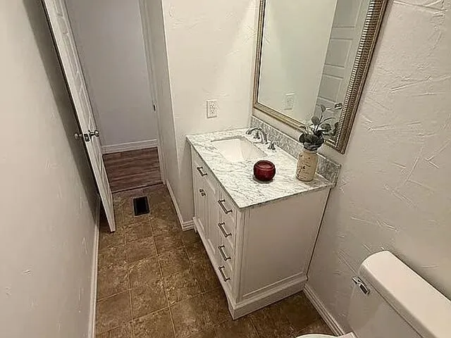 Mobile Home For Sale in Henderson County , 1901 Elm Drive, Kemp, Texas 75143, 3 Bedroom, 2 Bathroom, 2 Garage spaces, 1,216 Sqft, built in 1993, mls#21393533, Real Estate Agent in Kemp, Homes For Sale in Henderson county, Homes For Sale in Kemp, Realtor in Kemp Texas, Real Estate Brokerage Independent Realty Texas, Luminita Cordes Realtor