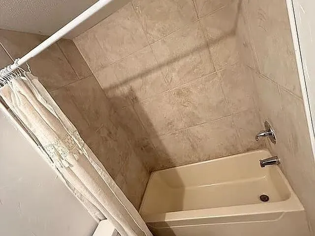 Mobile Home For Sale in Henderson County , 1901 Elm Drive, Kemp, Texas 75143, 3 Bedroom, 2 Bathroom, 2 Garage spaces, 1,216 Sqft, built in 1993, mls#21393533, Real Estate Agent in Kemp, Homes For Sale in Henderson county, Homes For Sale in Kemp, Realtor in Kemp Texas, Real Estate Brokerage Independent Realty Texas, Luminita Cordes Realtor