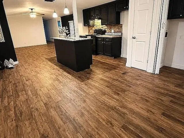 Mobile Home For Sale in Henderson County , 1901 Elm Drive, Kemp, Texas 75143, 3 Bedroom, 2 Bathroom, 2 Garage spaces, 1,216 Sqft, built in 1993, mls#21393533, Real Estate Agent in Kemp, Homes For Sale in Henderson county, Homes For Sale in Kemp, Realtor in Kemp Texas, Real Estate Brokerage Independent Realty Texas, Luminita Cordes Realtor