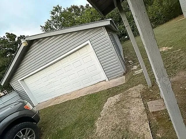 Mobile Home For Sale in Henderson County , 1901 Elm Drive, Kemp, Texas 75143, 3 Bedroom, 2 Bathroom, 2 Garage spaces, 1,216 Sqft, built in 1993, mls#21393533, Real Estate Agent in Kemp, Homes For Sale in Henderson county, Homes For Sale in Kemp, Realtor in Kemp Texas, Real Estate Brokerage Independent Realty Texas, Luminita Cordes Realtor