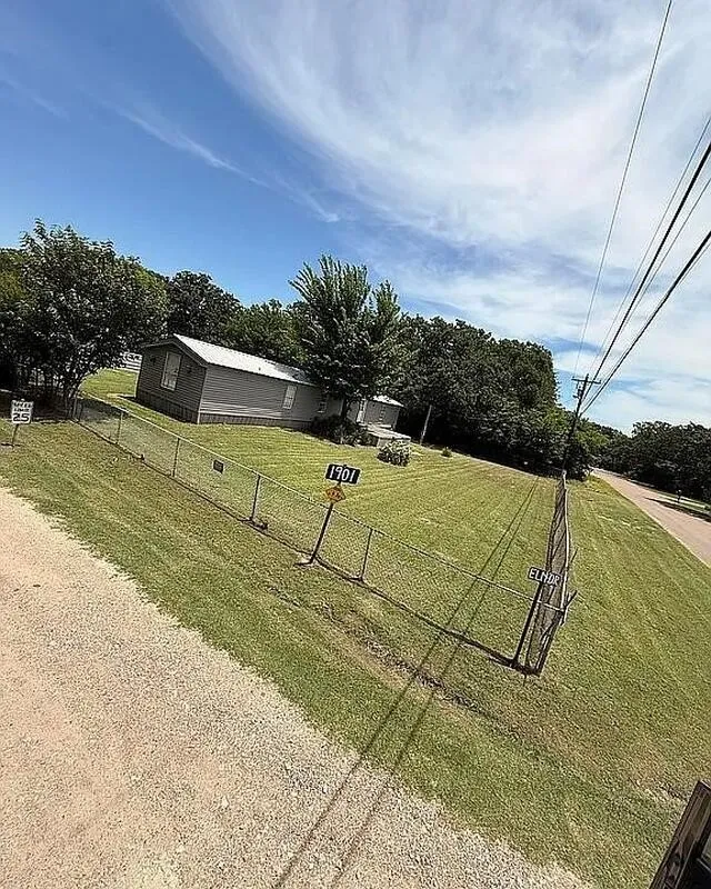 Mobile Home For Sale in Henderson County , 1901 Elm Drive, Kemp, Texas 75143, 3 Bedroom, 2 Bathroom, 2 Garage spaces, 1,216 Sqft, built in 1993, mls#21393533, Real Estate Agent in Kemp, Homes For Sale in Henderson county, Homes For Sale in Kemp, Realtor in Kemp Texas, Real Estate Brokerage Independent Realty Texas, Luminita Cordes Realtor
