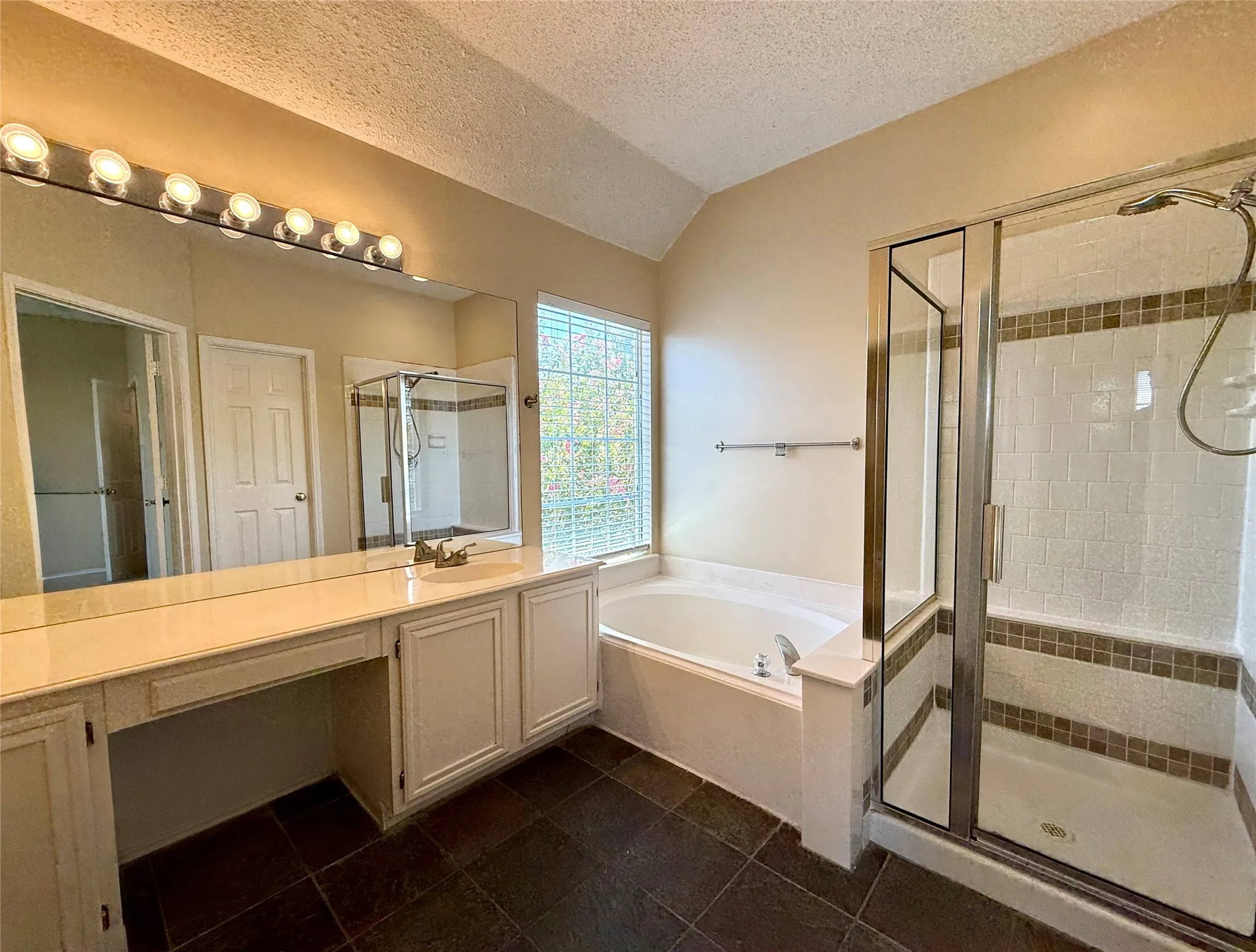 Single Family Residence For Sale in Collin County , 10912 Reisling Drive, Frisco, Texas 75035, 3 Bedroom, 3 Bathroom, 2 Garage spaces, 1,944 Sqft, built in 1995, mls#21388073, Real Estate Agent in Frisco, Homes For Sale in Collin county, Homes For Sale in Frisco, Realtor in Frisco Texas, Real Estate Brokerage Independent Realty Texas, Luminita Cordes Realtor