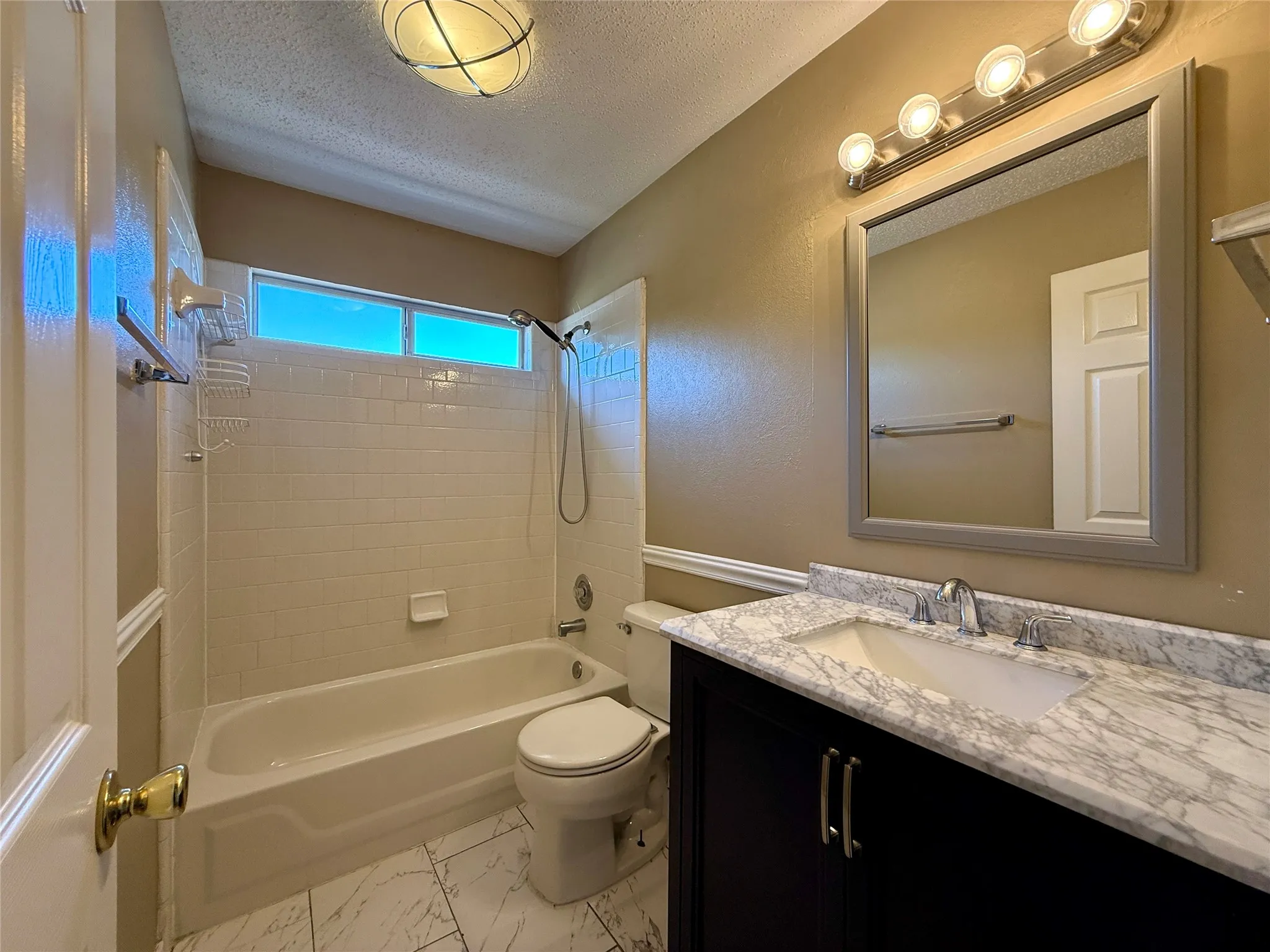 Single Family Residence For Sale in Collin County , 10912 Reisling Drive, Frisco, Texas 75035, 3 Bedroom, 3 Bathroom, 2 Garage spaces, 1,944 Sqft, built in 1995, mls#21388073, Real Estate Agent in Frisco, Homes For Sale in Collin county, Homes For Sale in Frisco, Realtor in Frisco Texas, Real Estate Brokerage Independent Realty Texas, Luminita Cordes Realtor