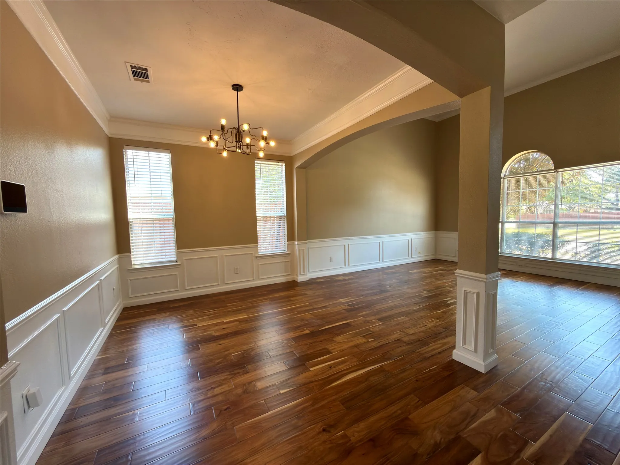 Single Family Residence For Sale in Collin County , 10912 Reisling Drive, Frisco, Texas 75035, 3 Bedroom, 3 Bathroom, 2 Garage spaces, 1,944 Sqft, built in 1995, mls#21388073, Real Estate Agent in Frisco, Homes For Sale in Collin county, Homes For Sale in Frisco, Realtor in Frisco Texas, Real Estate Brokerage Independent Realty Texas, Luminita Cordes Realtor