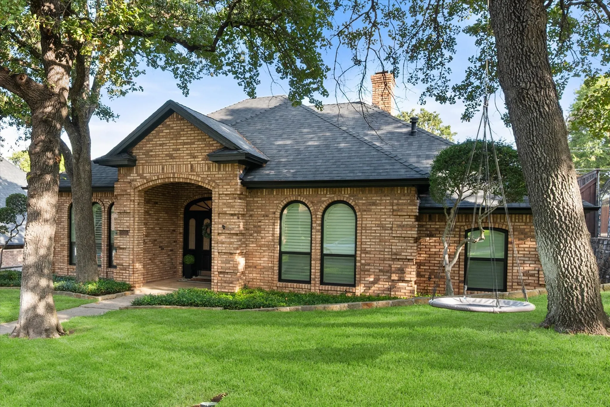 Single Family Residence For Sale in Tarrant County , 4909 Rockford Court, Arlington, Texas 76017, 3 Bedroom, 2 Bathroom, 2 Garage spaces, 2,009 Sqft, built in 1985, mls#21383684, Real Estate Agent in Arlington, Homes For Sale in Tarrant county, Homes For Sale in Arlington, Realtor in Arlington Texas, Real Estate Brokerage Independent Realty Texas, Luminita Cordes Realtor