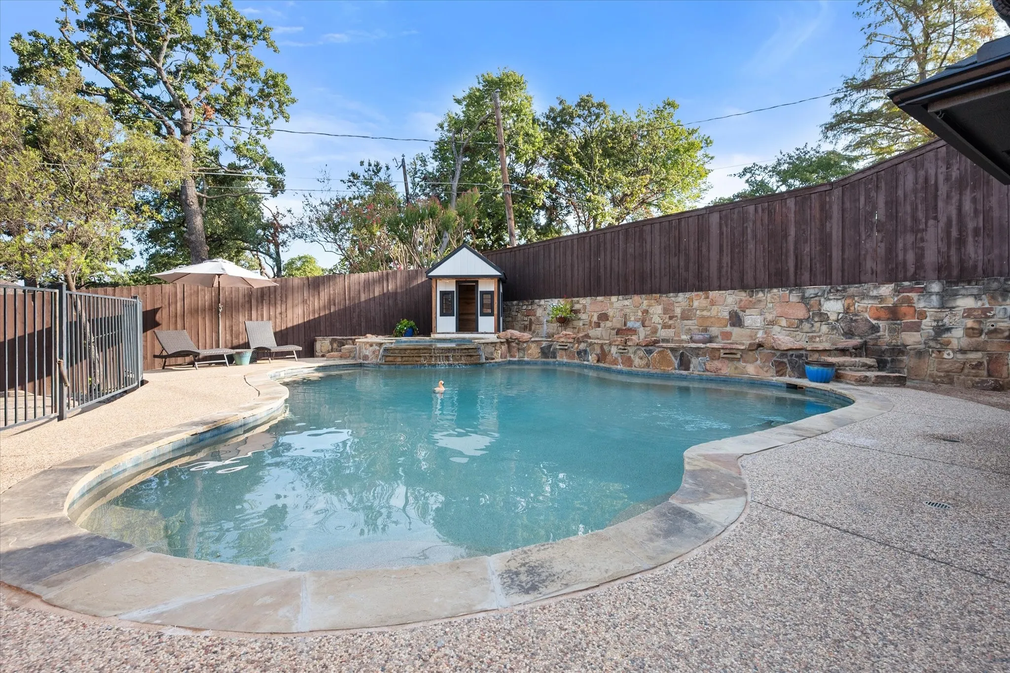 Single Family Residence For Sale in Tarrant County , 4909 Rockford Court, Arlington, Texas 76017, 3 Bedroom, 2 Bathroom, 2 Garage spaces, 2,009 Sqft, built in 1985, mls#21383684, Real Estate Agent in Arlington, Homes For Sale in Tarrant county, Homes For Sale in Arlington, Realtor in Arlington Texas, Real Estate Brokerage Independent Realty Texas, Luminita Cordes Realtor