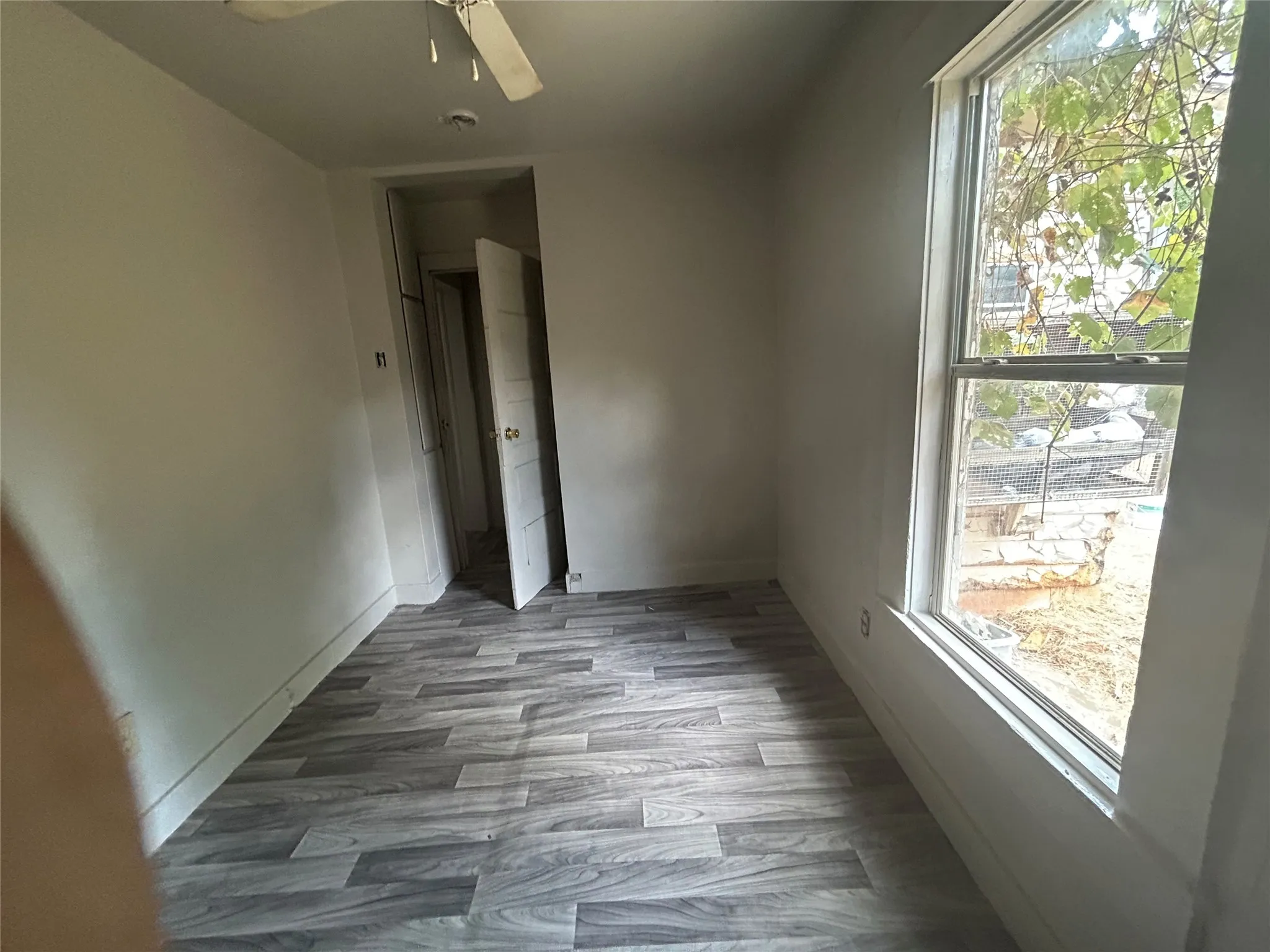 Single Family Residence For Rent in Johnson County , 218 8th Street, Joshua, Texas 76058, 2 Bedroom, 1 Bathroom, Garage spaces, 830 Sqft, built in 1920, mls#21393539, Real Estate Agent in Joshua, Homes For Rent in Johnson county, Homes For Rent in Joshua, Realtor in Joshua Texas, Real Estate Brokerage Independent Realty Texas, Luminita Cordes Realtor