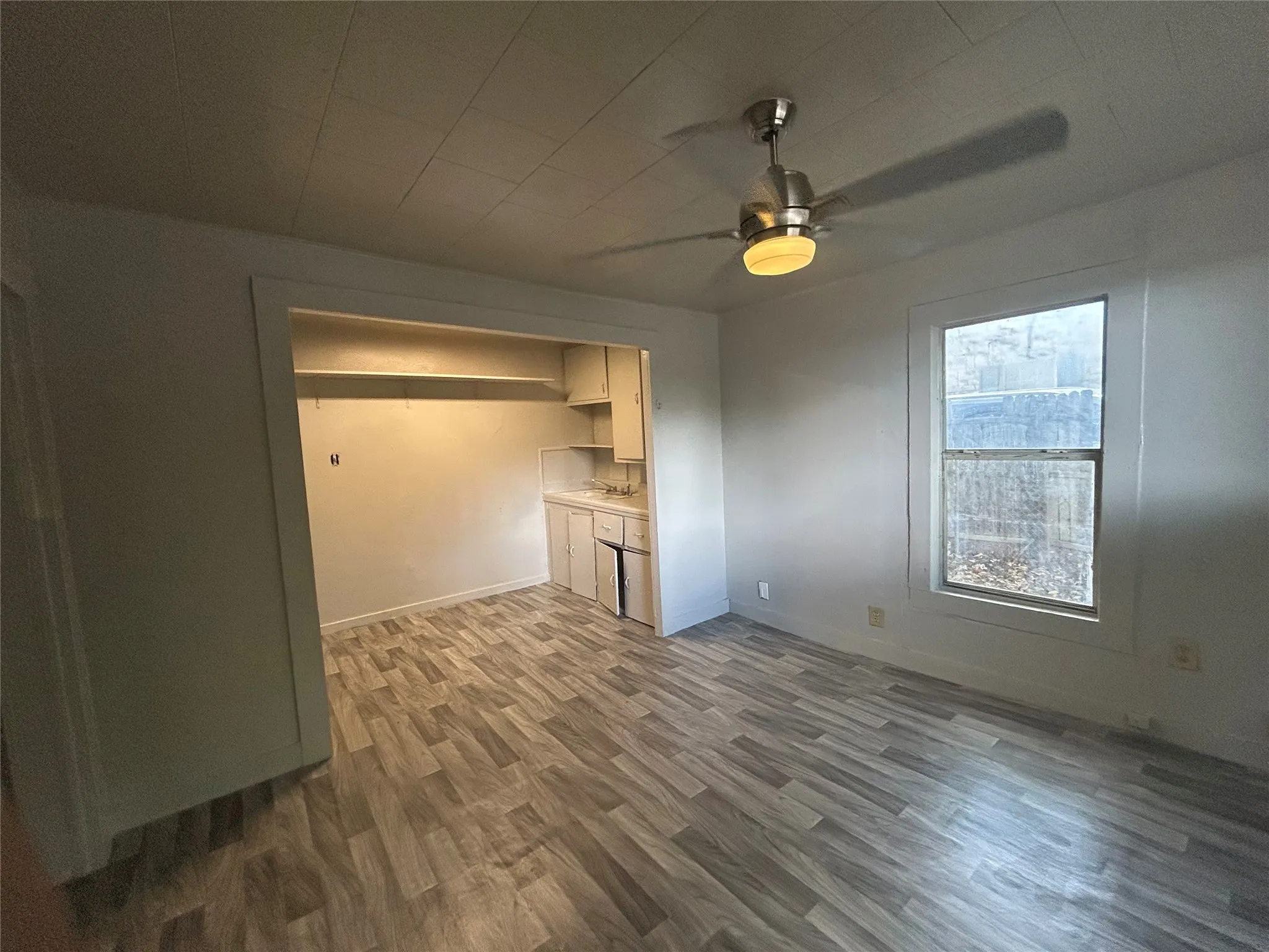 Single Family Residence For Rent in Johnson County , 218 8th Street, Joshua, Texas 76058, 2 Bedroom, 1 Bathroom, Garage spaces, 830 Sqft, built in 1920, mls#21393539, Real Estate Agent in Joshua, Homes For Rent in Johnson county, Homes For Rent in Joshua, Realtor in Joshua Texas, Real Estate Brokerage Independent Realty Texas, Luminita Cordes Realtor