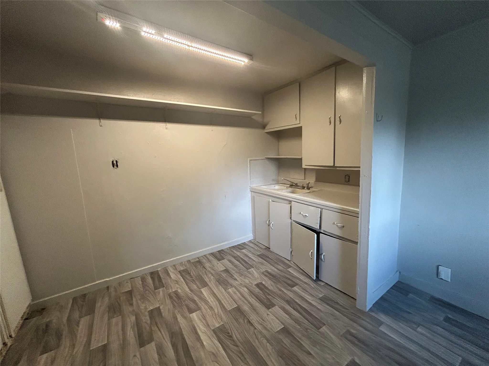 Single Family Residence For Rent in Johnson County , 218 8th Street, Joshua, Texas 76058, 2 Bedroom, 1 Bathroom, Garage spaces, 830 Sqft, built in 1920, mls#21393539, Real Estate Agent in Joshua, Homes For Rent in Johnson county, Homes For Rent in Joshua, Realtor in Joshua Texas, Real Estate Brokerage Independent Realty Texas, Luminita Cordes Realtor