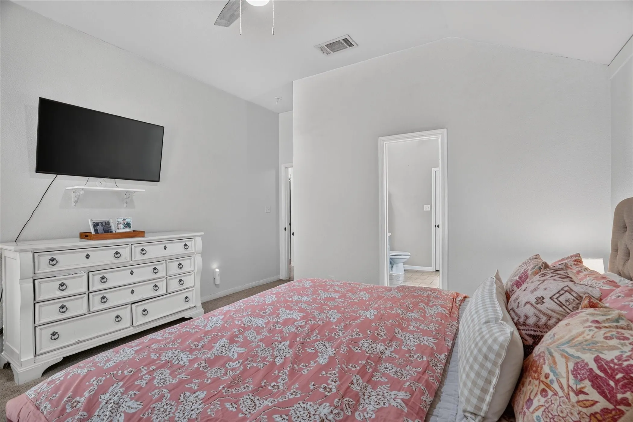 Single Family Residence For Sale in Parker County , 237 Wellington Trail, Weatherford, Texas 76085, 3 Bedroom, 2 Bathroom, 2 Garage spaces, 1,760 Sqft, built in 2007, mls#21393535, Real Estate Agent in Weatherford, Homes For Sale in Parker county, Homes For Sale in Weatherford, Realtor in Weatherford Texas, Real Estate Brokerage Independent Realty Texas, Luminita Cordes Realtor