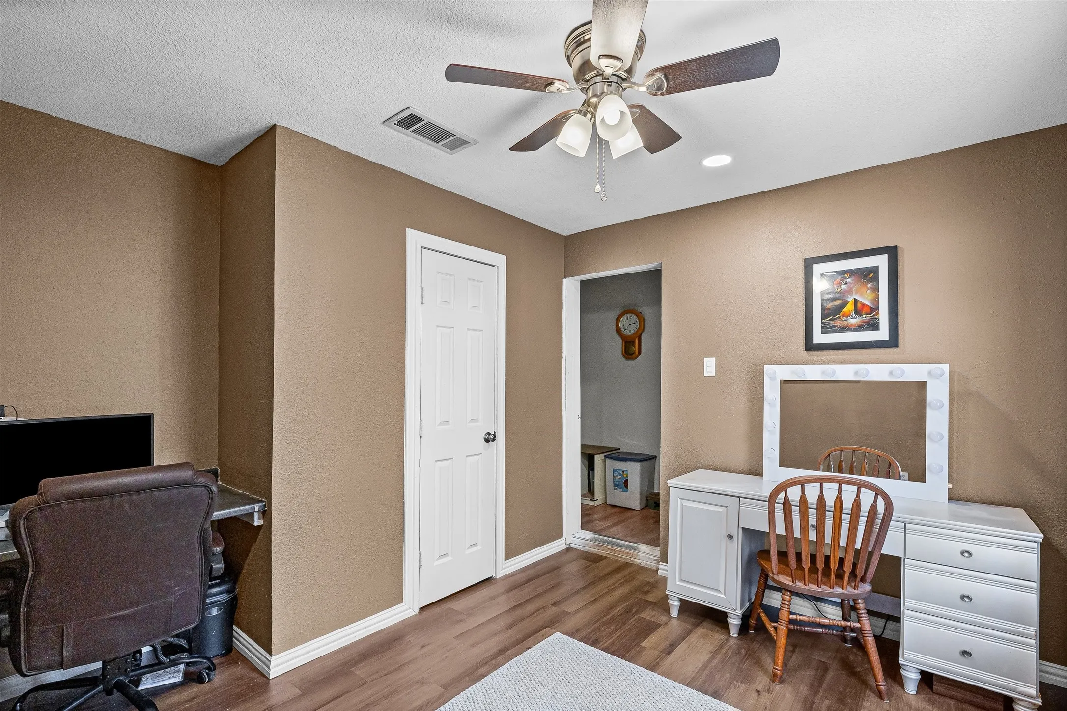 Single Family Residence For Sale in Tarrant County , 8311 Whitney Drive, White Settlement, Texas 76108, 3 Bedroom, 1 Bathroom, 1 Garage spaces, 1,193 Sqft, built in 1947, mls#21393541, Real Estate Agent in White Settlement, Homes For Sale in Tarrant county, Homes For Sale in White Settlement, Realtor in White Settlement Texas, Real Estate Brokerage Independent Realty Texas, Luminita Cordes Realtor