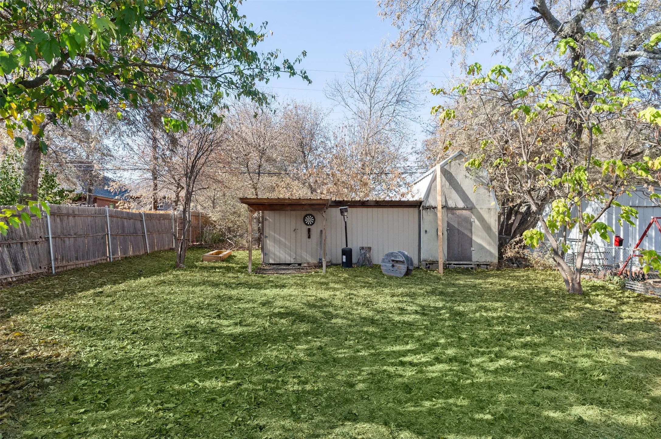 Single Family Residence For Sale in Tarrant County , 8311 Whitney Drive, White Settlement, Texas 76108, 3 Bedroom, 1 Bathroom, 1 Garage spaces, 1,193 Sqft, built in 1947, mls#21393541, Real Estate Agent in White Settlement, Homes For Sale in Tarrant county, Homes For Sale in White Settlement, Realtor in White Settlement Texas, Real Estate Brokerage Independent Realty Texas, Luminita Cordes Realtor