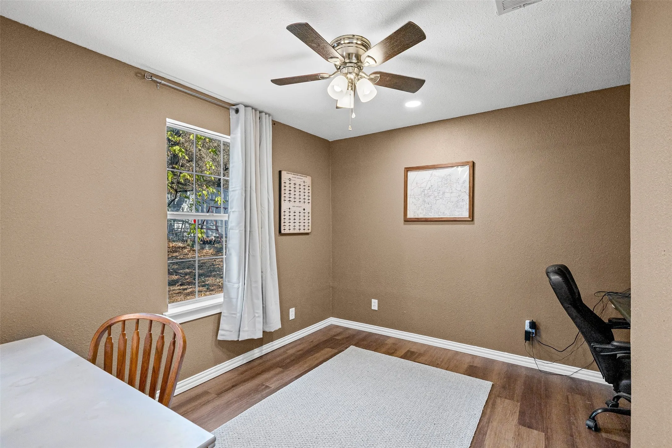 Single Family Residence For Sale in Tarrant County , 8311 Whitney Drive, White Settlement, Texas 76108, 3 Bedroom, 1 Bathroom, 1 Garage spaces, 1,193 Sqft, built in 1947, mls#21393541, Real Estate Agent in White Settlement, Homes For Sale in Tarrant county, Homes For Sale in White Settlement, Realtor in White Settlement Texas, Real Estate Brokerage Independent Realty Texas, Luminita Cordes Realtor