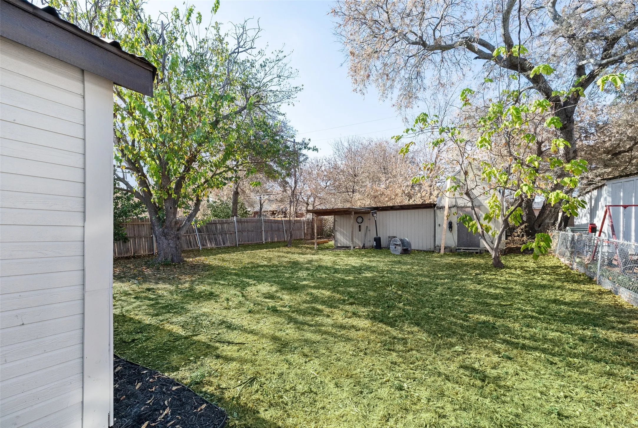 Single Family Residence For Sale in Tarrant County , 8311 Whitney Drive, White Settlement, Texas 76108, 3 Bedroom, 1 Bathroom, 1 Garage spaces, 1,193 Sqft, built in 1947, mls#21393541, Real Estate Agent in White Settlement, Homes For Sale in Tarrant county, Homes For Sale in White Settlement, Realtor in White Settlement Texas, Real Estate Brokerage Independent Realty Texas, Luminita Cordes Realtor