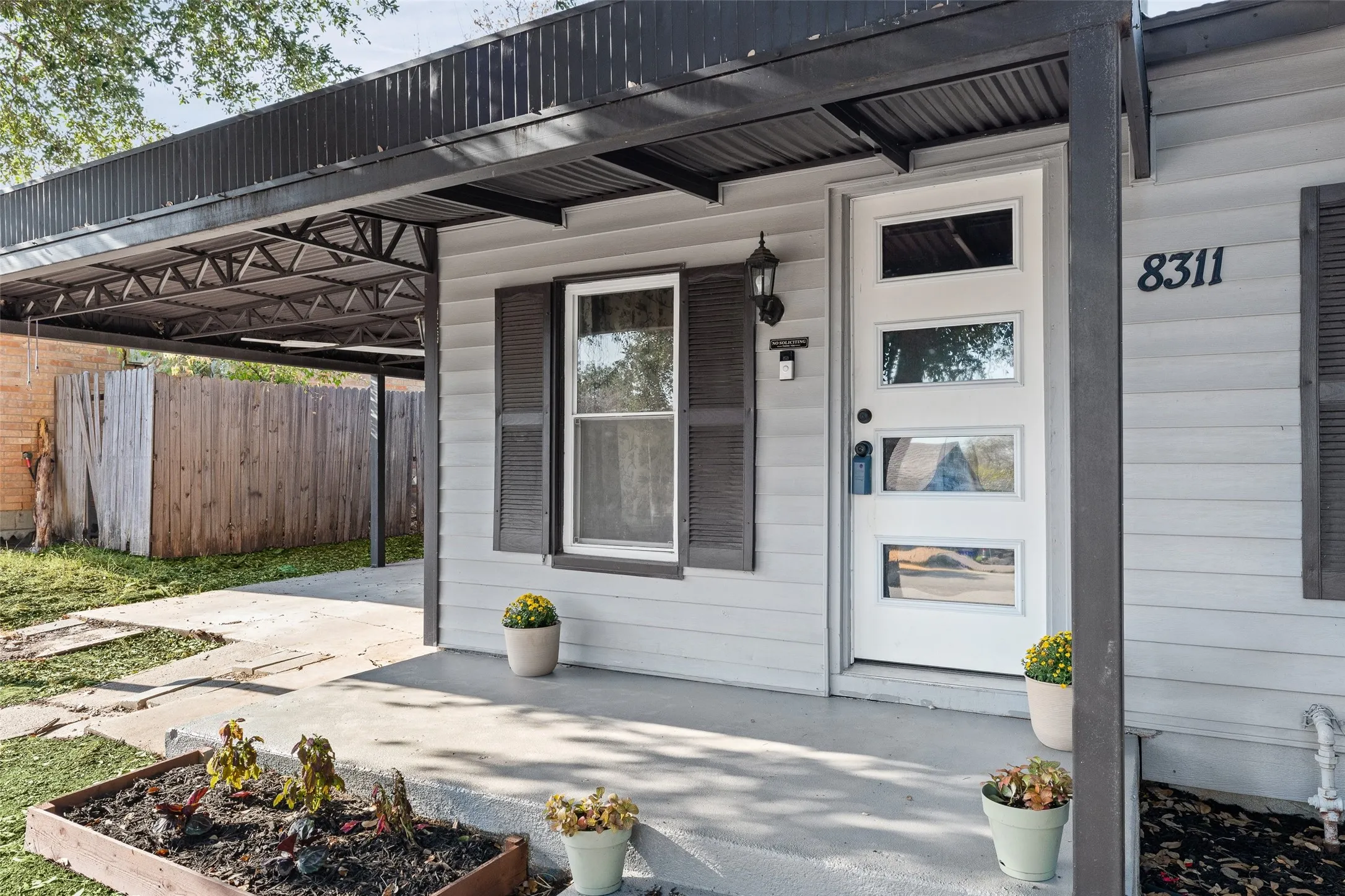 Single Family Residence For Sale in Tarrant County , 8311 Whitney Drive, White Settlement, Texas 76108, 3 Bedroom, 1 Bathroom, 1 Garage spaces, 1,193 Sqft, built in 1947, mls#21393541, Real Estate Agent in White Settlement, Homes For Sale in Tarrant county, Homes For Sale in White Settlement, Realtor in White Settlement Texas, Real Estate Brokerage Independent Realty Texas, Luminita Cordes Realtor
